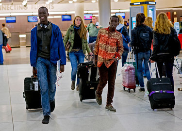 Reversal: Obama sets Ebola travel restrictions