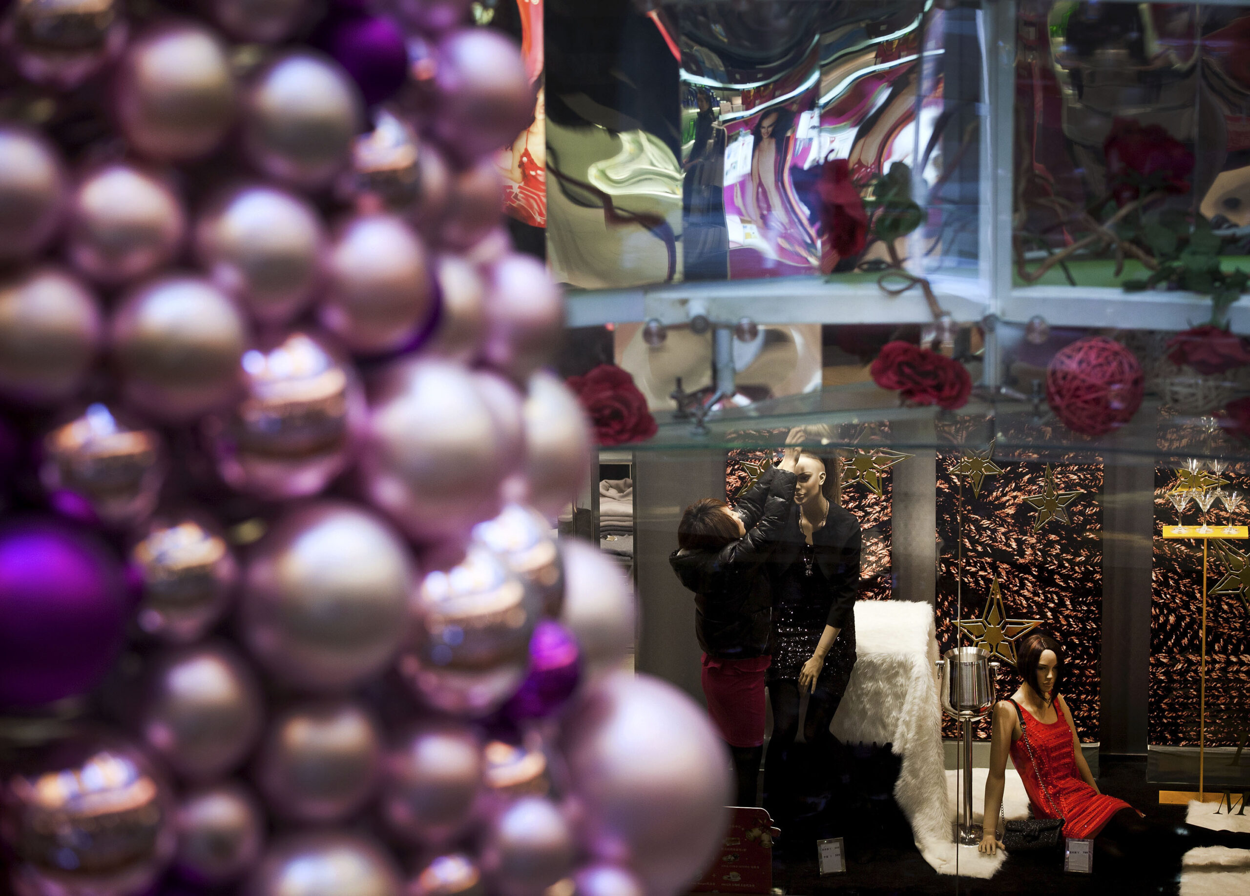 Chinese leaders promise reform, spending if needed