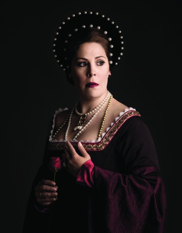 The queen who lost her head