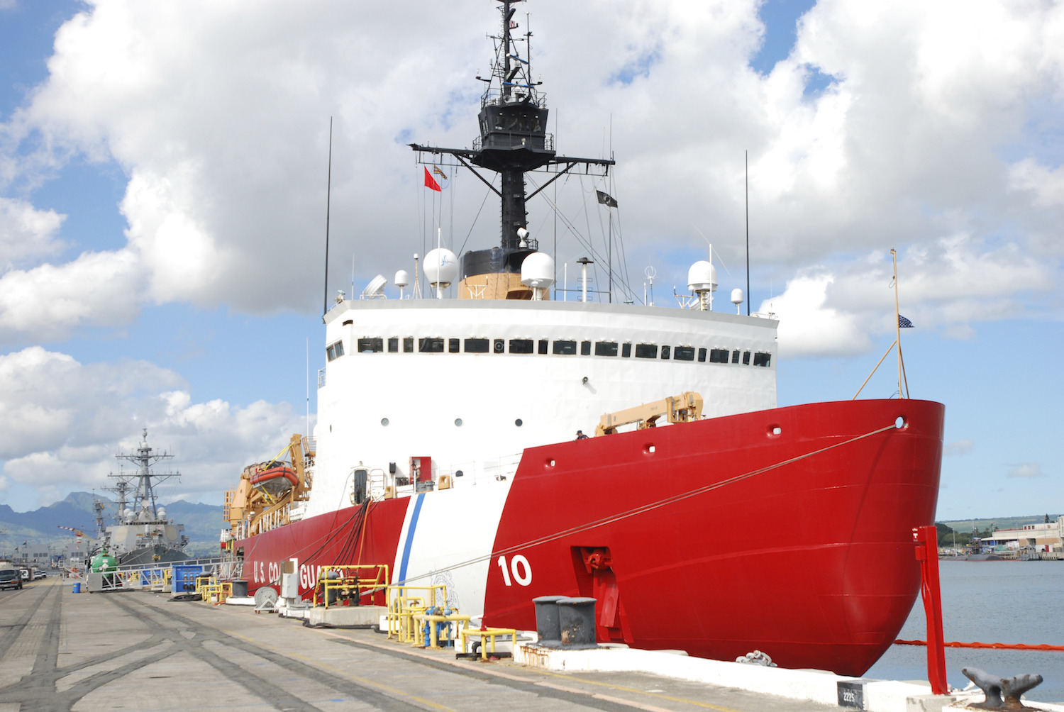 Trump team weighs arming Coast Guard icebreakers