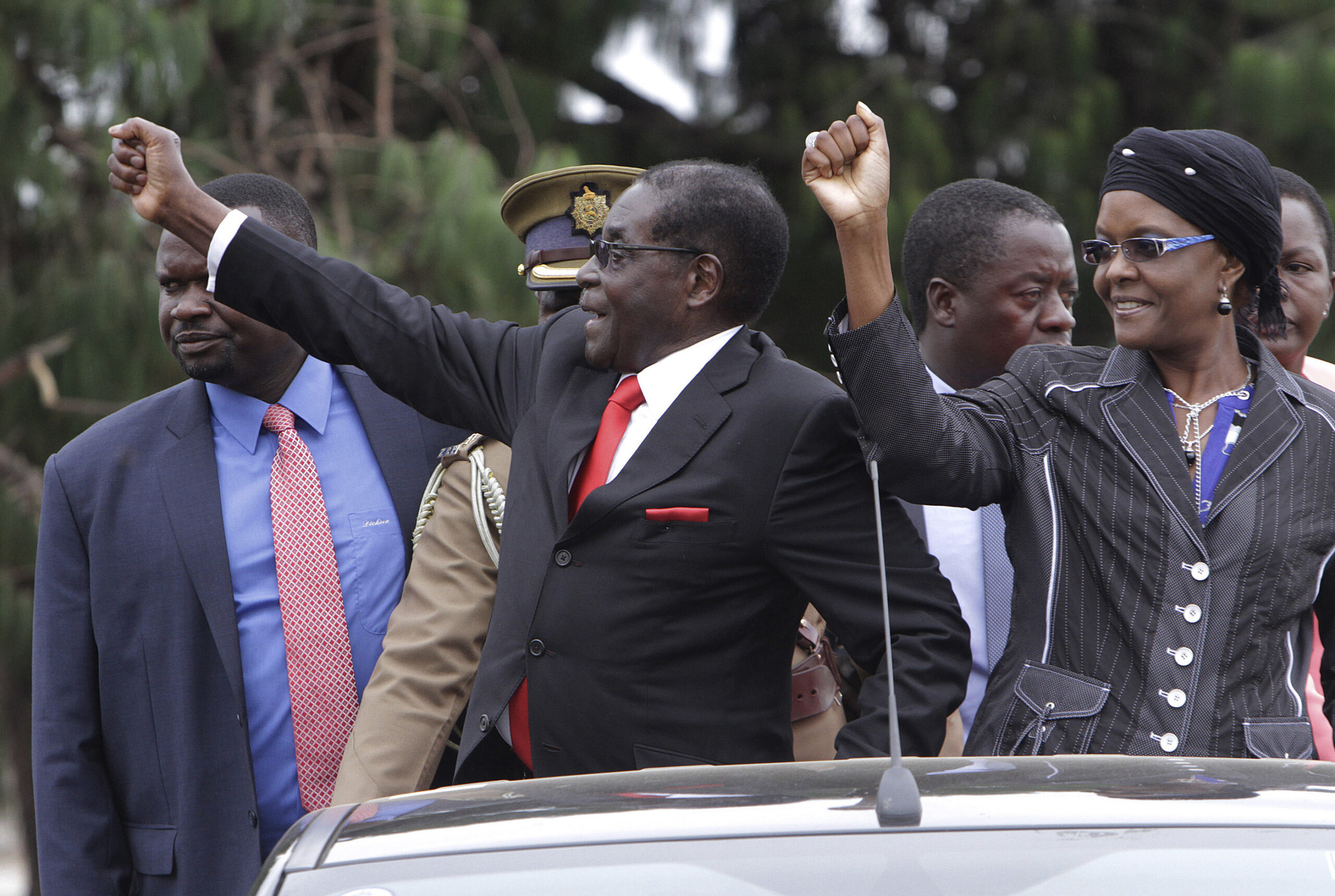 Zimbabwe 1st lady roils political scene with entry