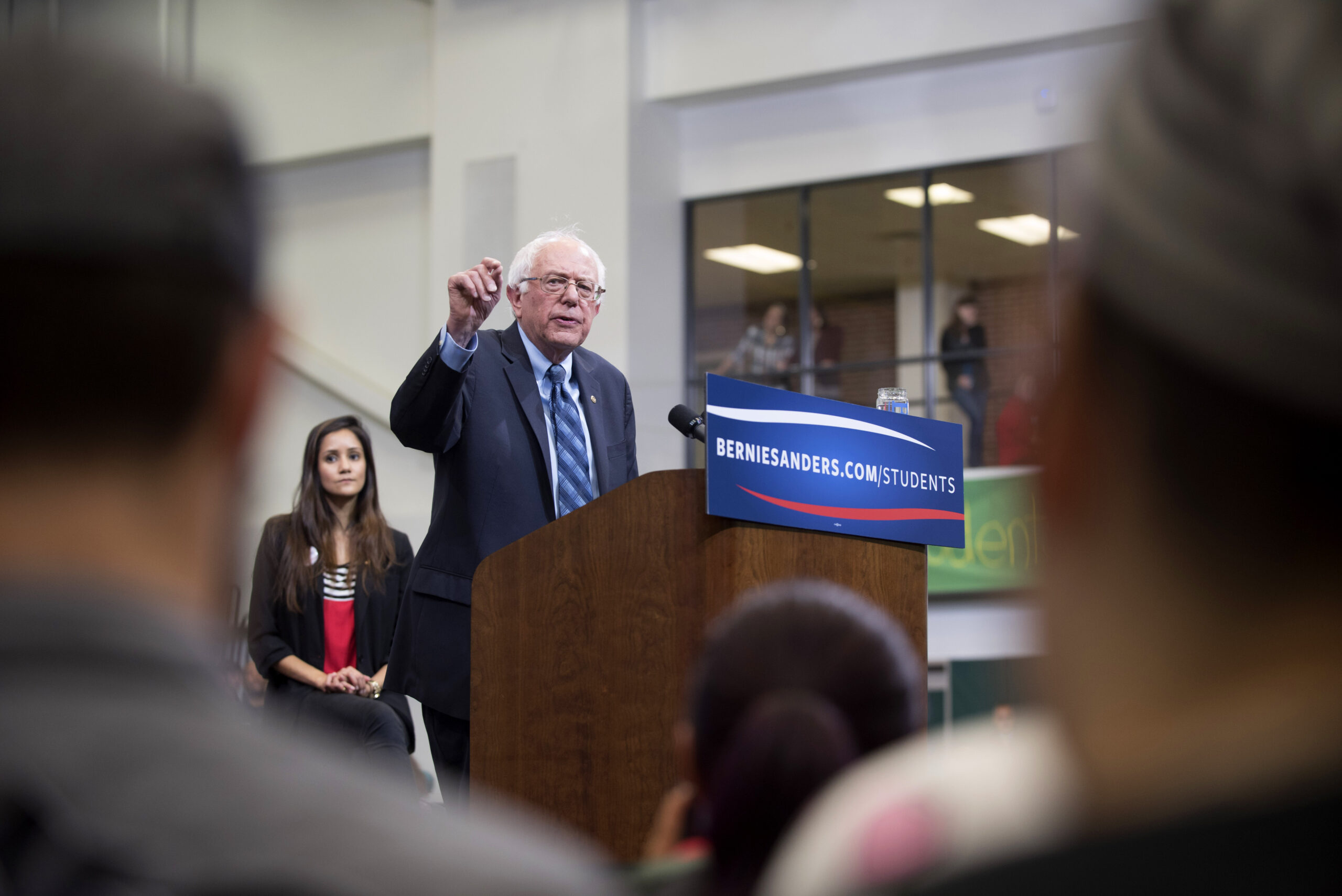 Sanders tries to rally to sleepy senior citizens