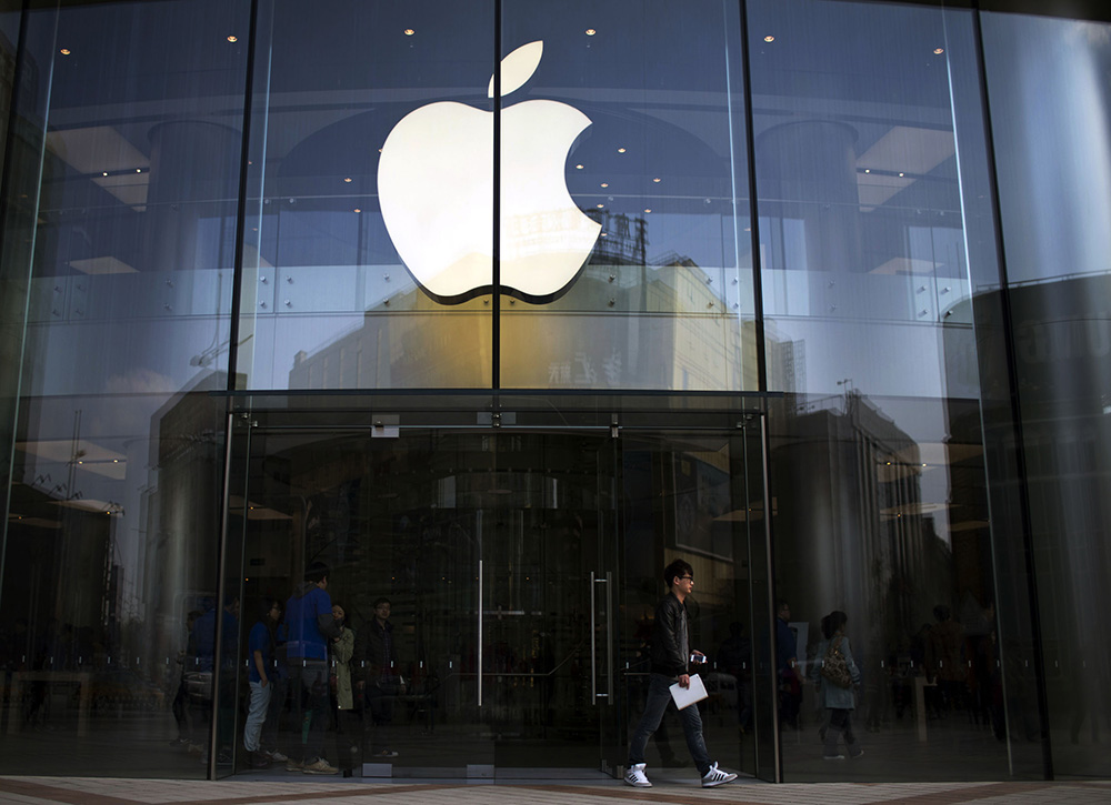 Feds debate whether to drop case against Apple in New York