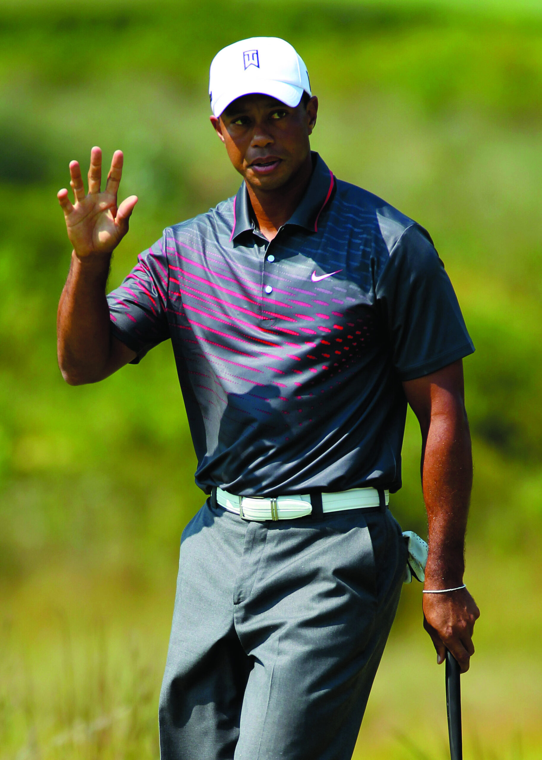 Woods shoots 7-under 64 in first round at TPC Boston
