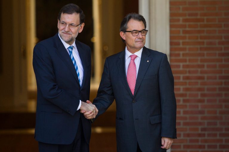 Leaders of Spain, Catalonia hold secession talks