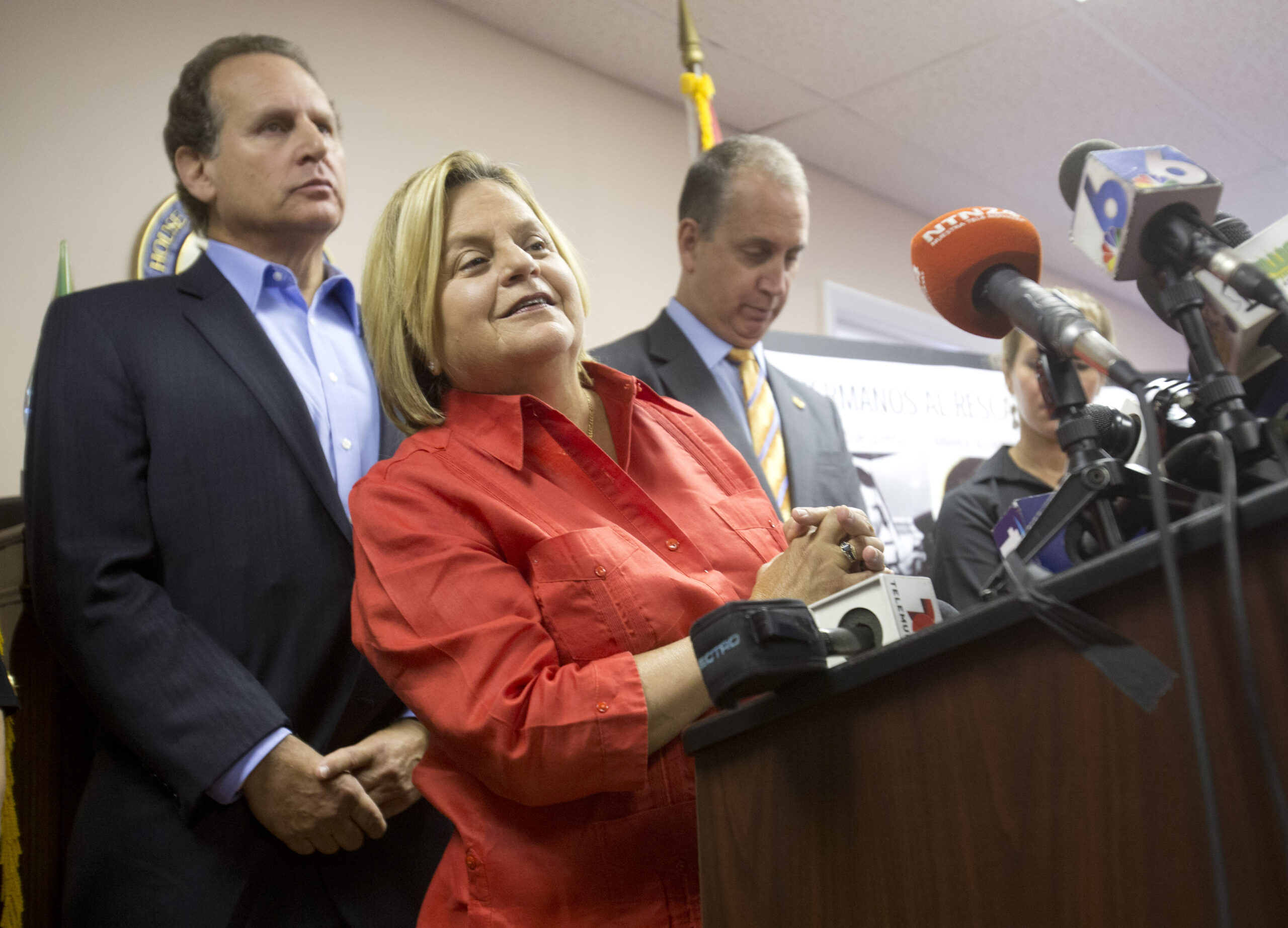 Critics: Obama circumventing Congress to loosen Cuba travel ban