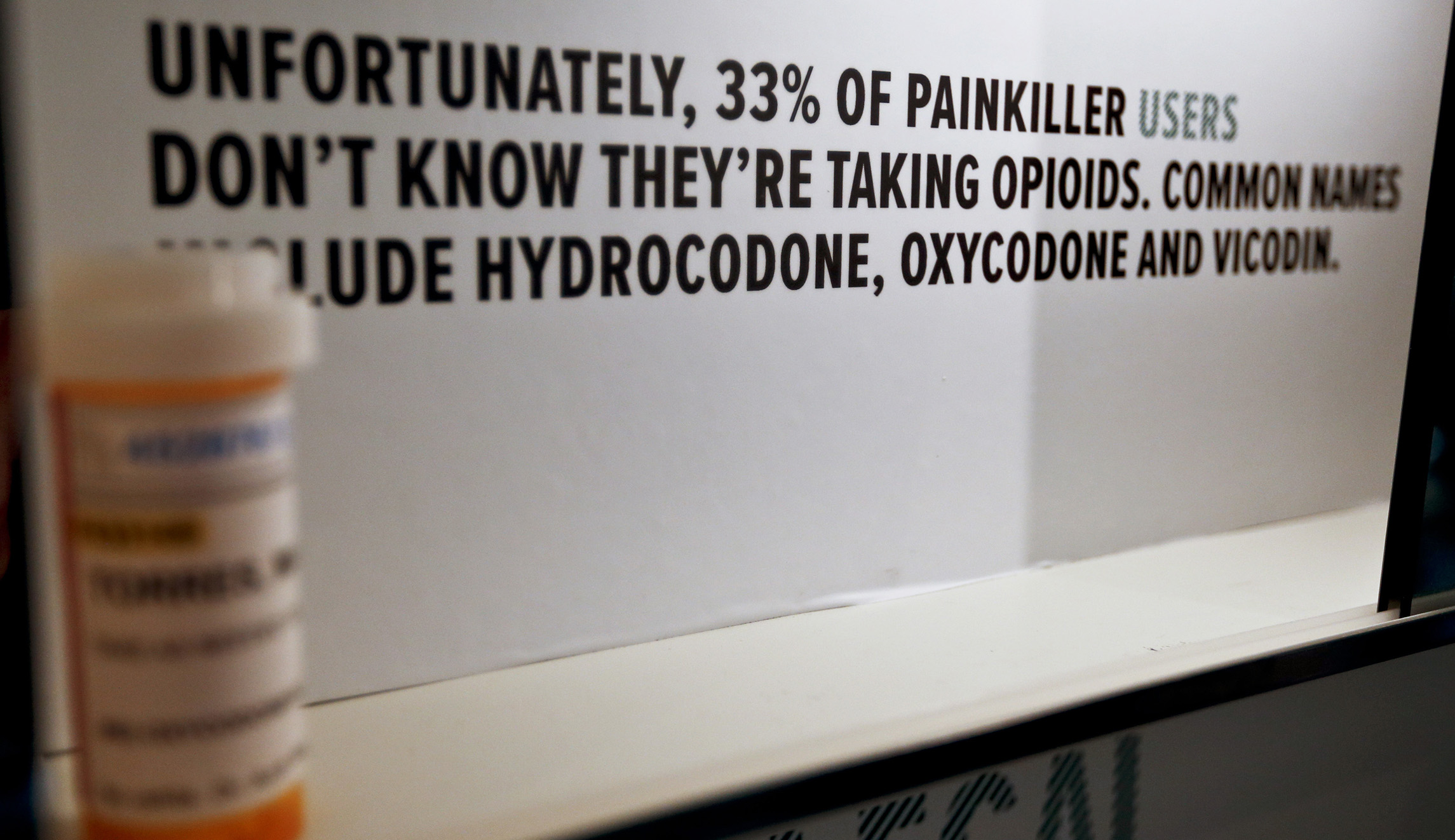 Doctors are prescribing too many stronger opioids, says insurance lobby
