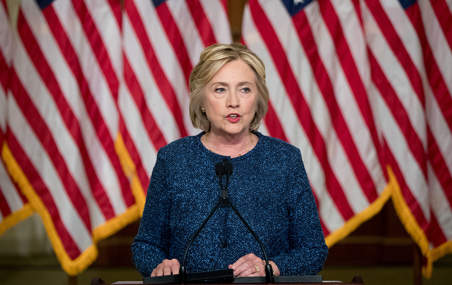 Clinton’s national lead shrinks amid transparency questions