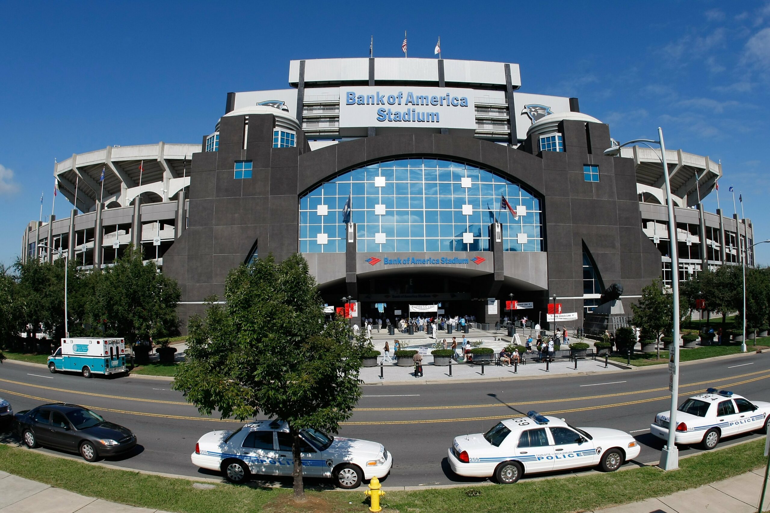 Democrats fret over empty seats during Obama’s stadium convention speech