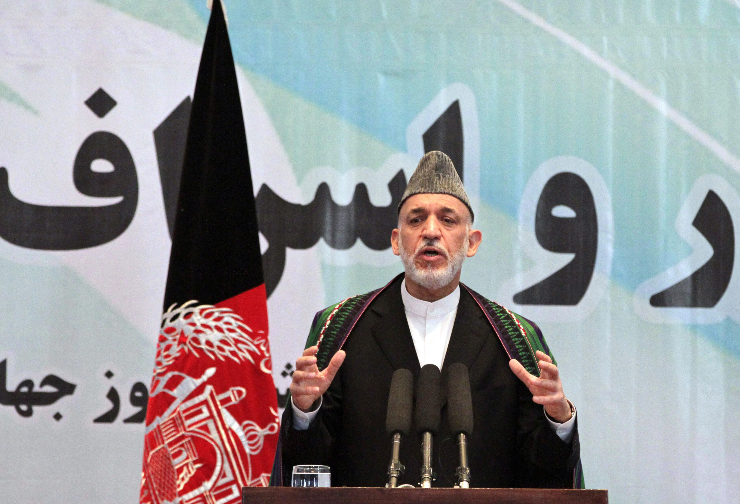 Afghan president visits Qatar to discuss peace