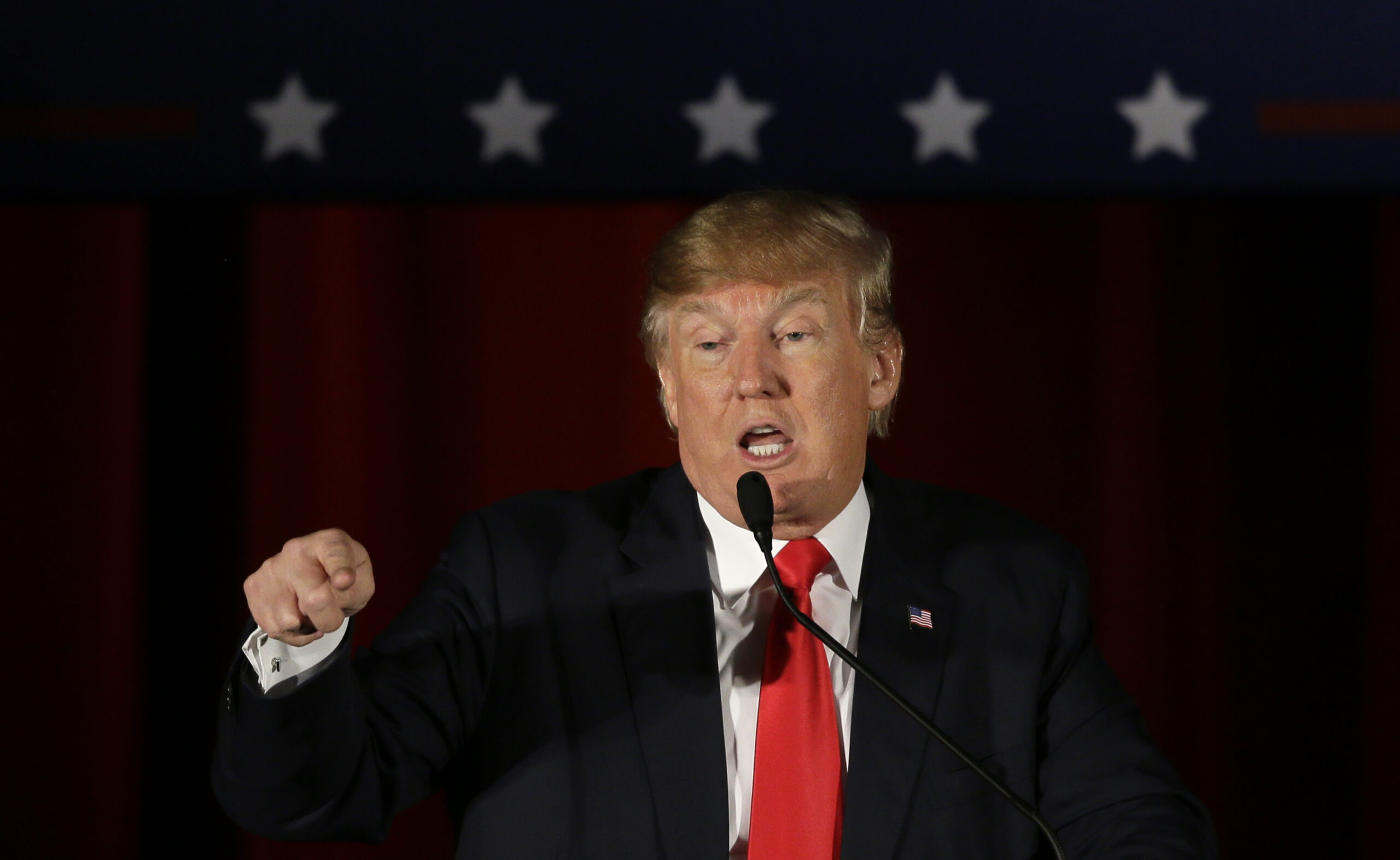 Trump piles on Jeb: ‘An embarrassment to the Bush family’