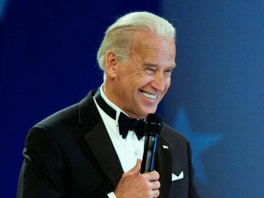 Biden hails middle class at wealthy fundraiser