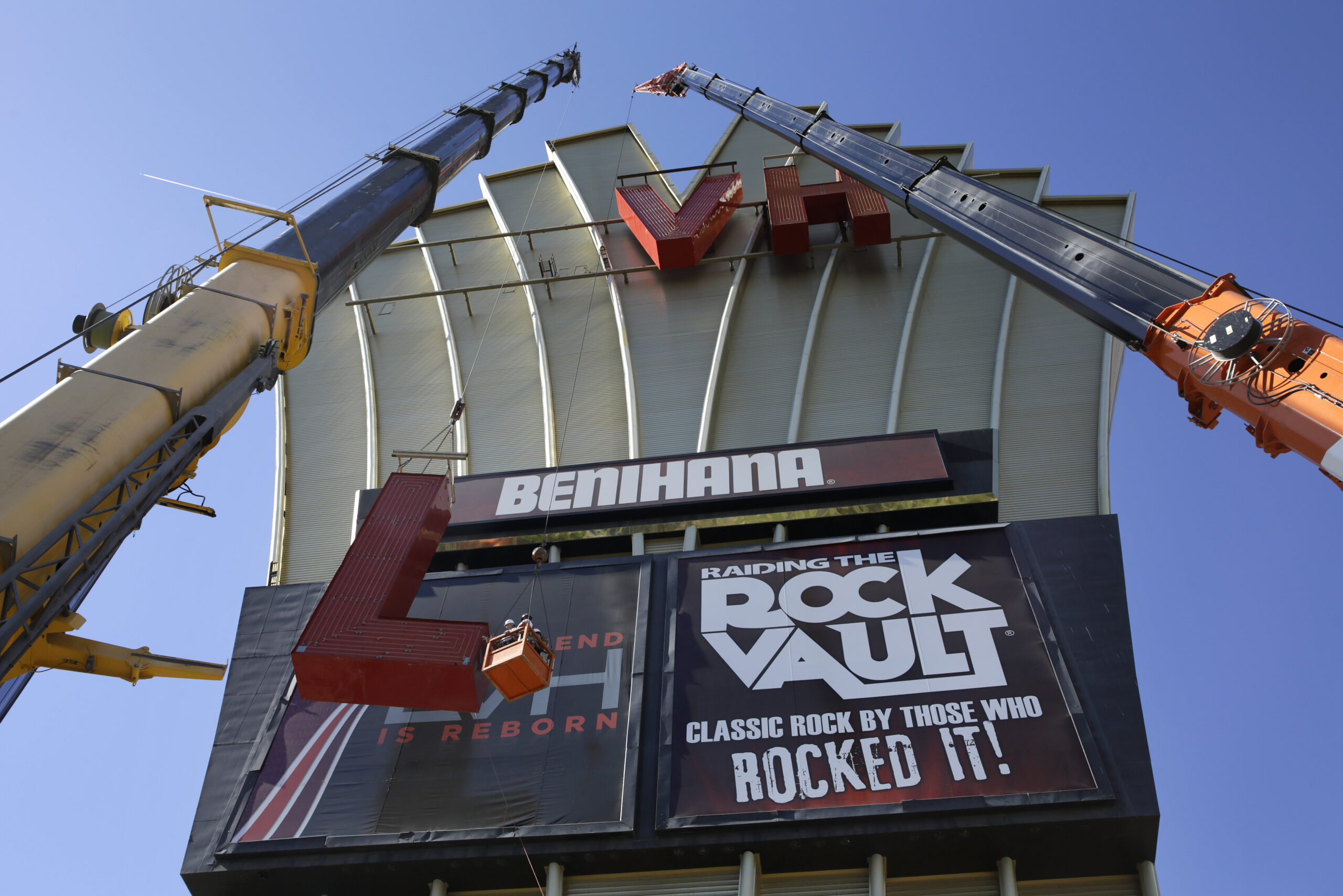 New owner for former Vegas Hilton where Elvis sang