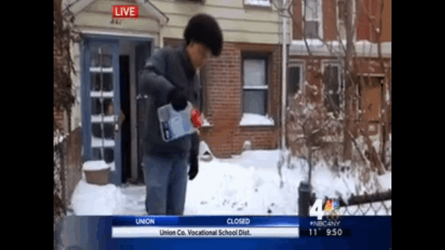 New York media goes wild over de Blasio family snow shoveling