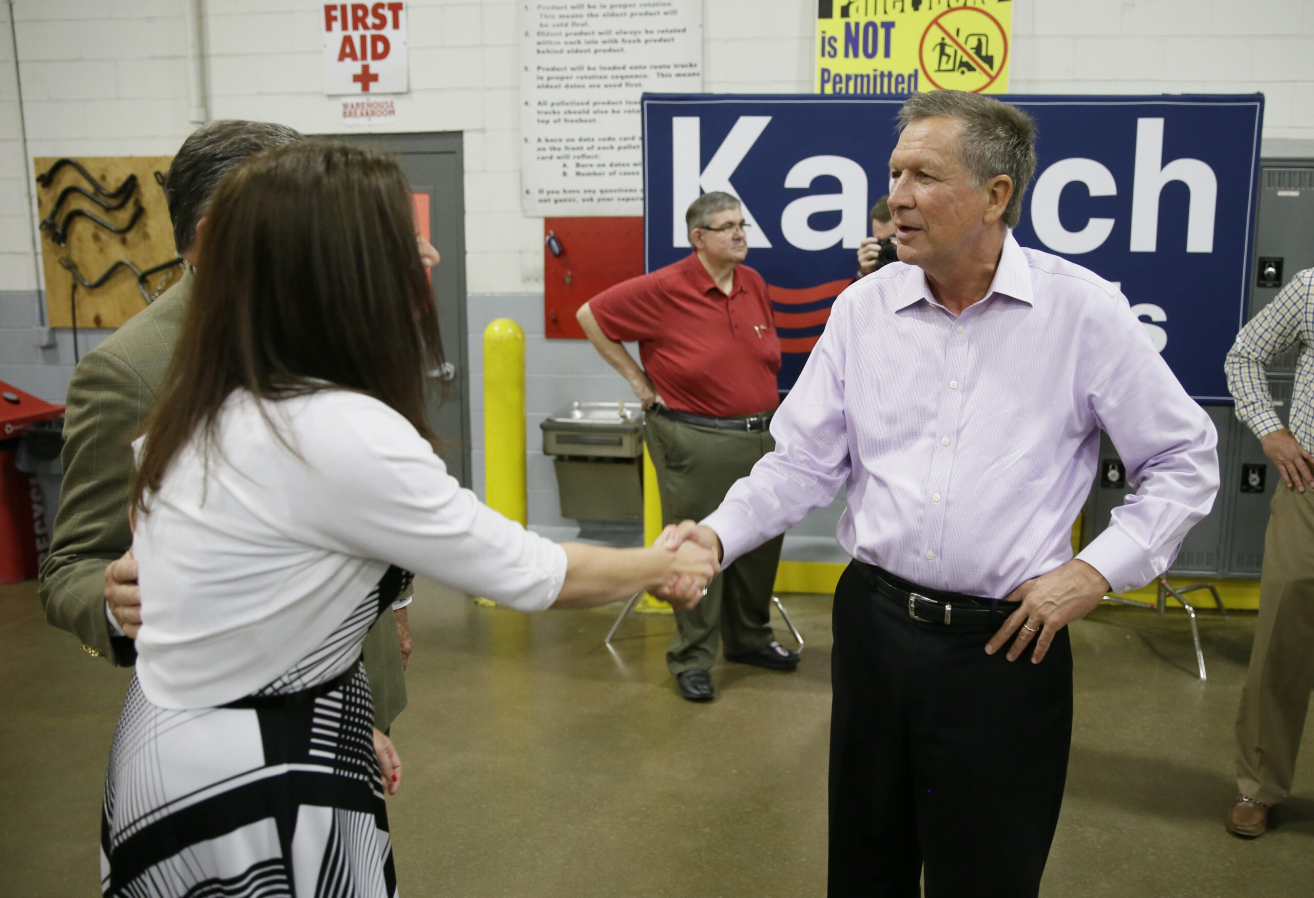 John Kasich gains momentum, builds a staff in New Hampshire
