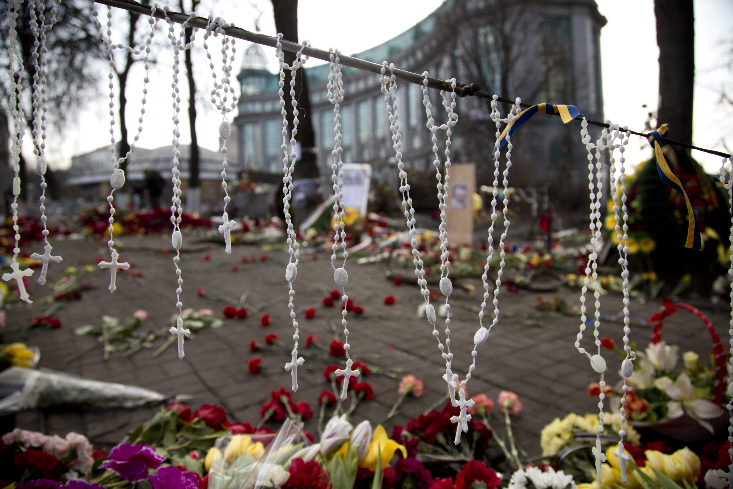 Ukraine issues arrest warrant for missing leader