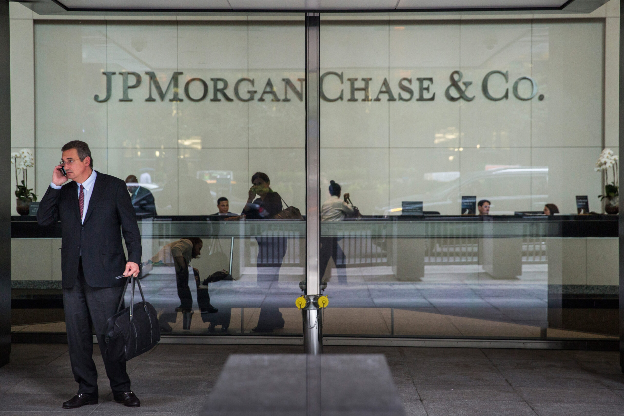 Inspector general: Federal Reserve failed to act on ‘London Whale’ losses at JPMorgan