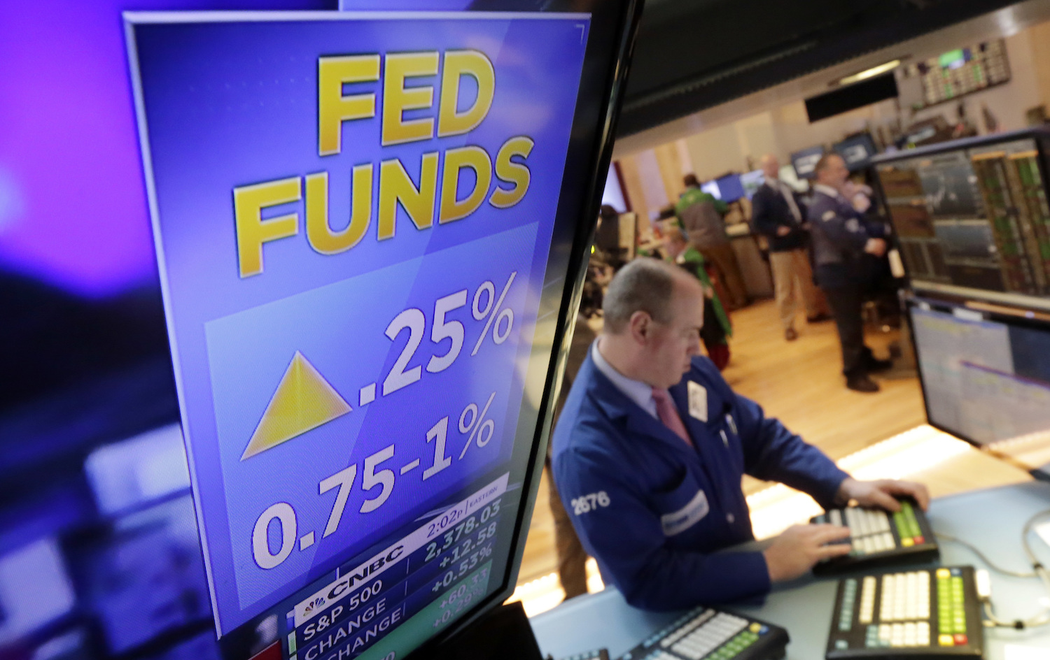 Fed holds off on rate hike, but downplays weak first-quarter growth