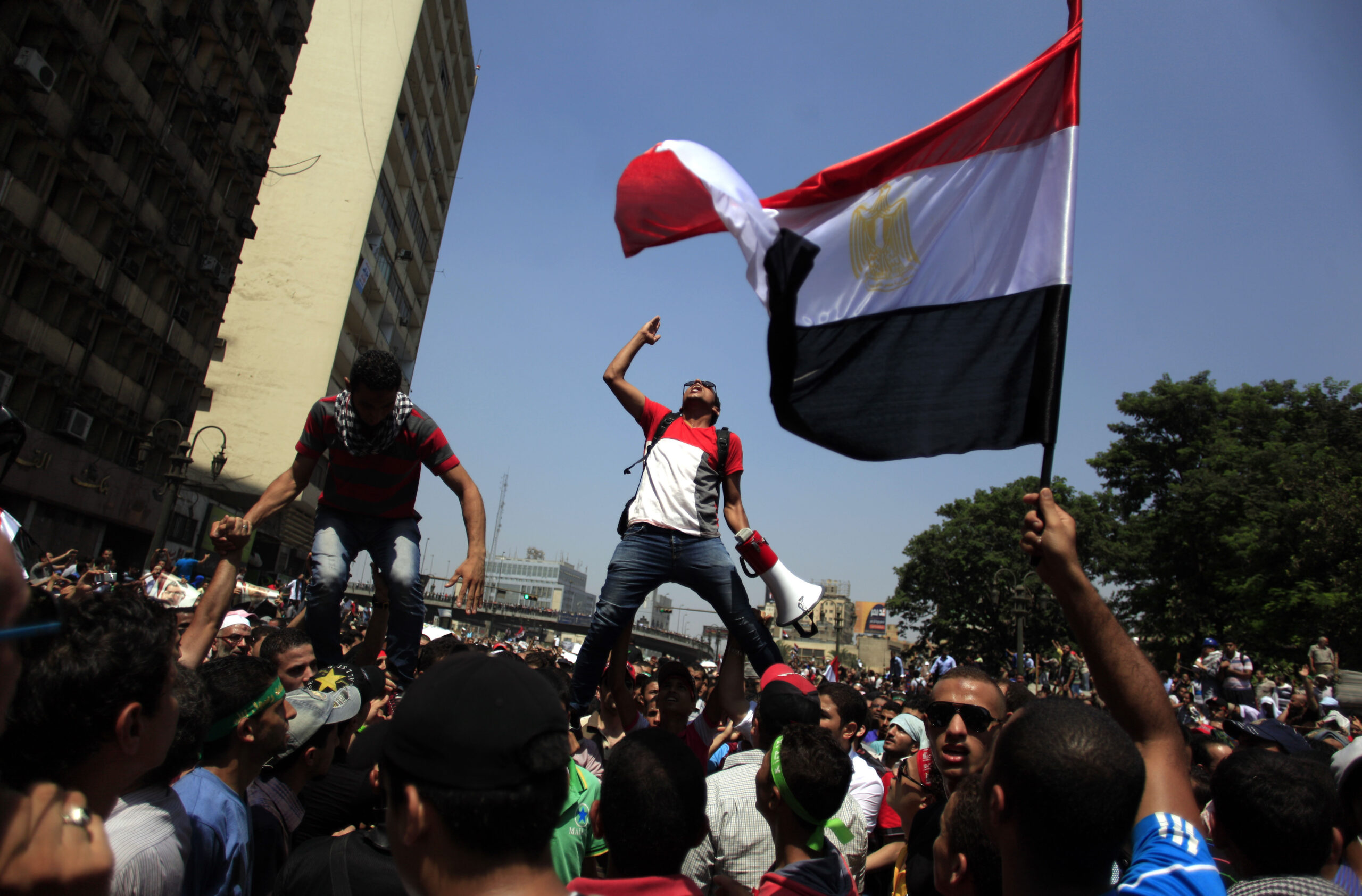 Week in Review: Egypt in chaos, Chris Christie feuds with Rand Paul, and another Obamacare delay