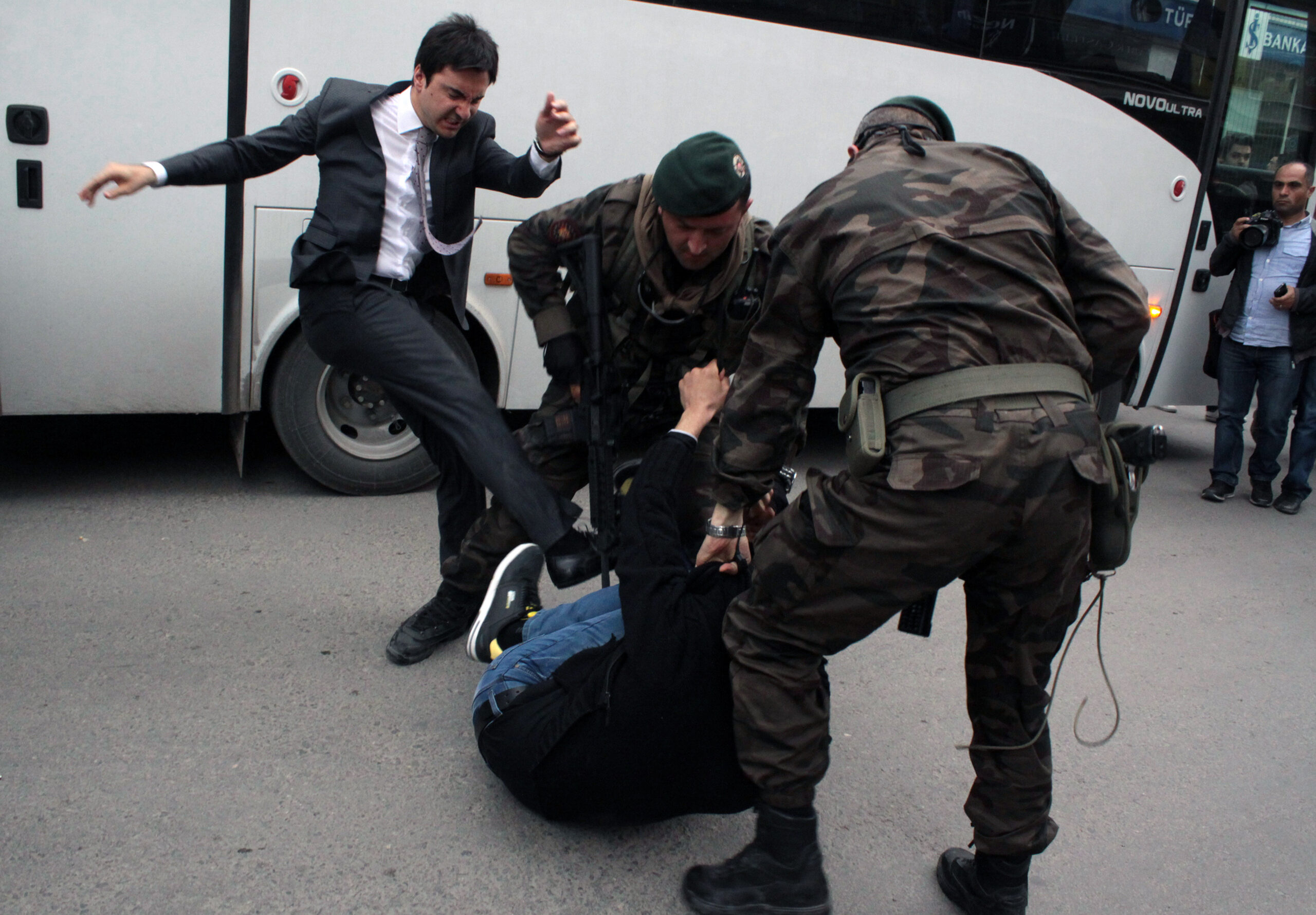 Turkey outraged as PM’s aide kicks protester