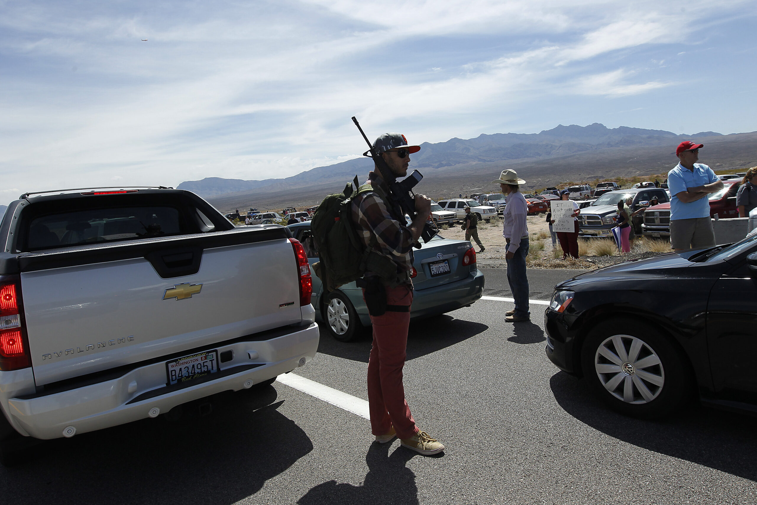 Feds to pursue effort to end dispute with rancher