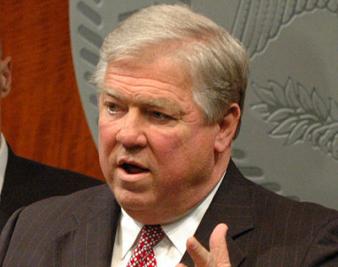 Haley Barbour Supports U.S. Aid to Israel
