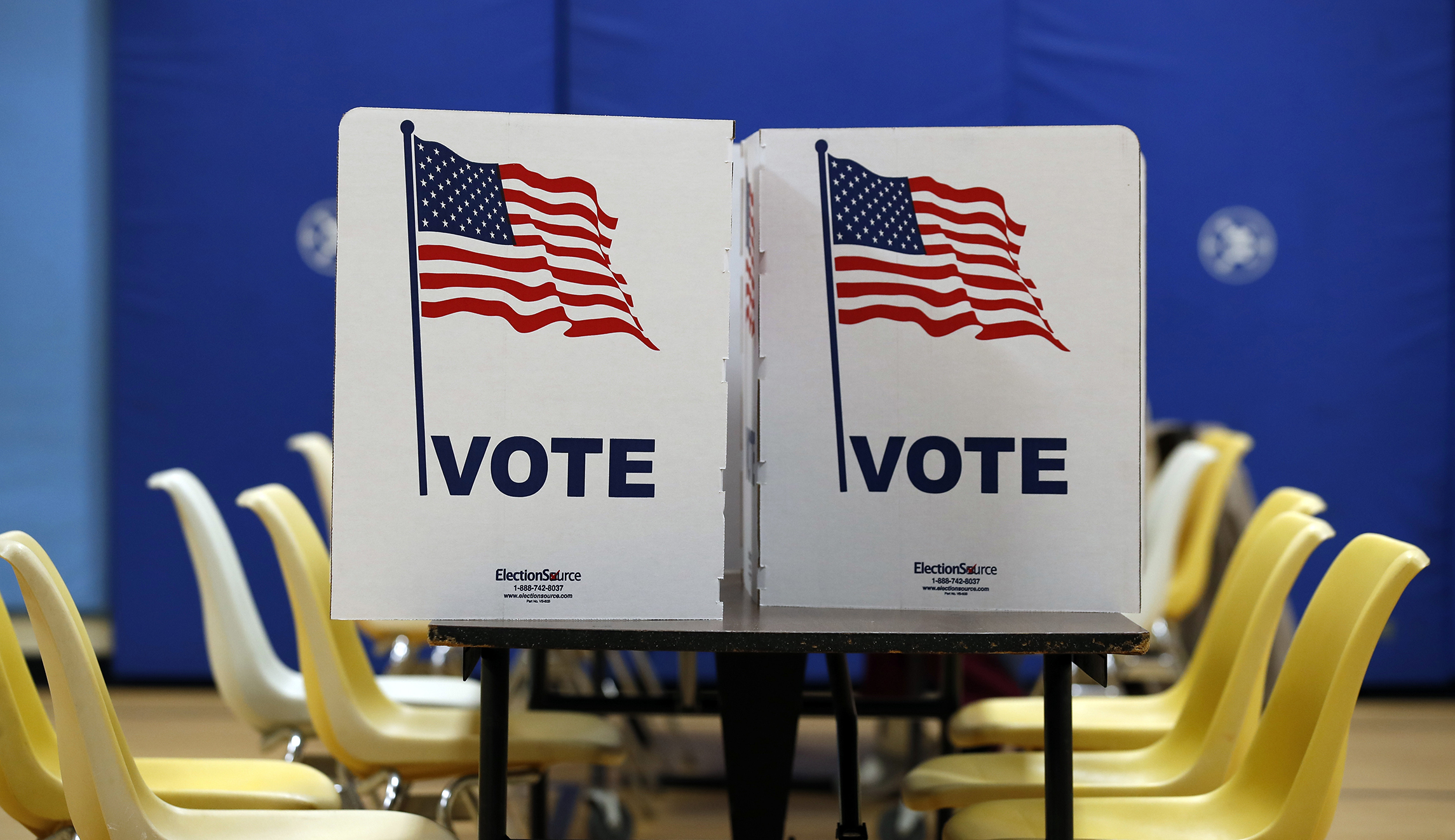 Democrats would beat Republicans by 18 points on a generic ballot if midterm elections were held today: Poll