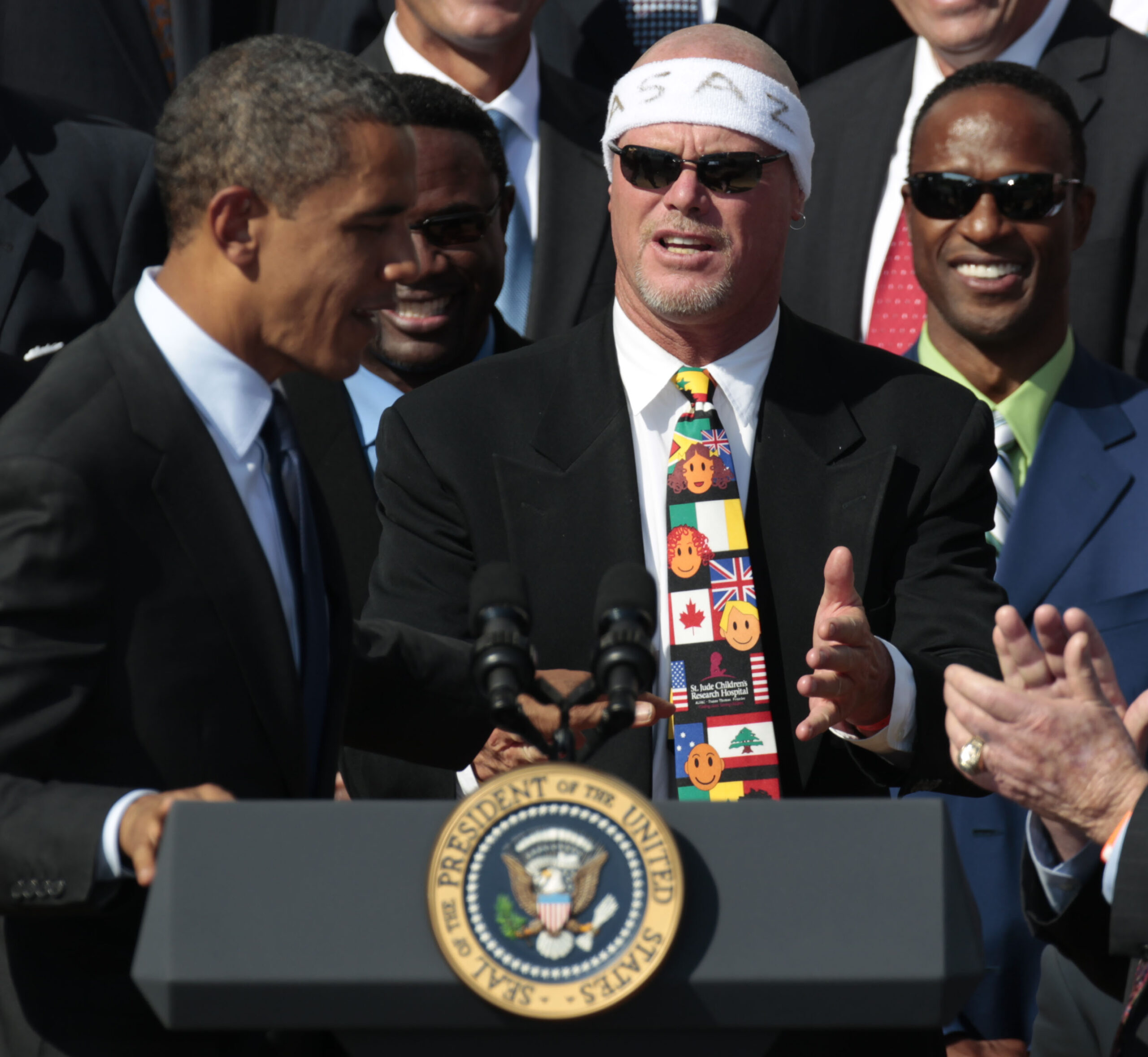 Ex-players sue NFL over use of painkillers