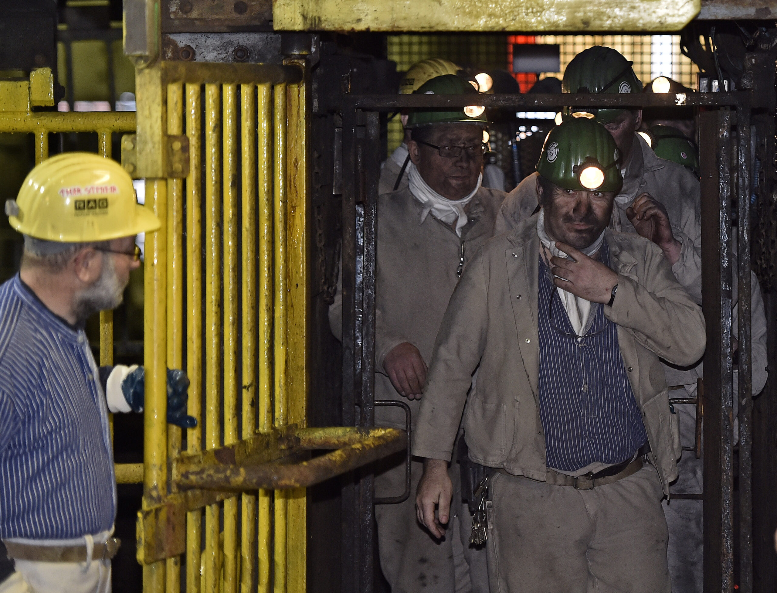 Obama blocks new coal mining leases