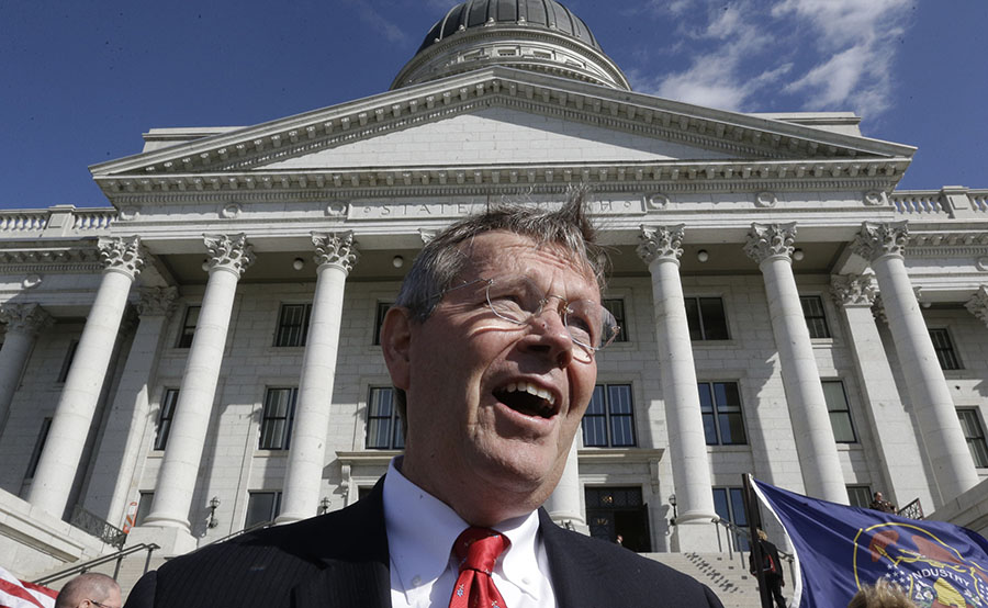 Former Utah governor backs Kasich