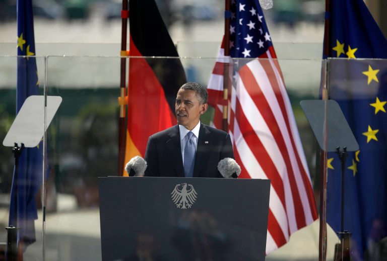 Obama calls for major cuts to nuclear arsenals