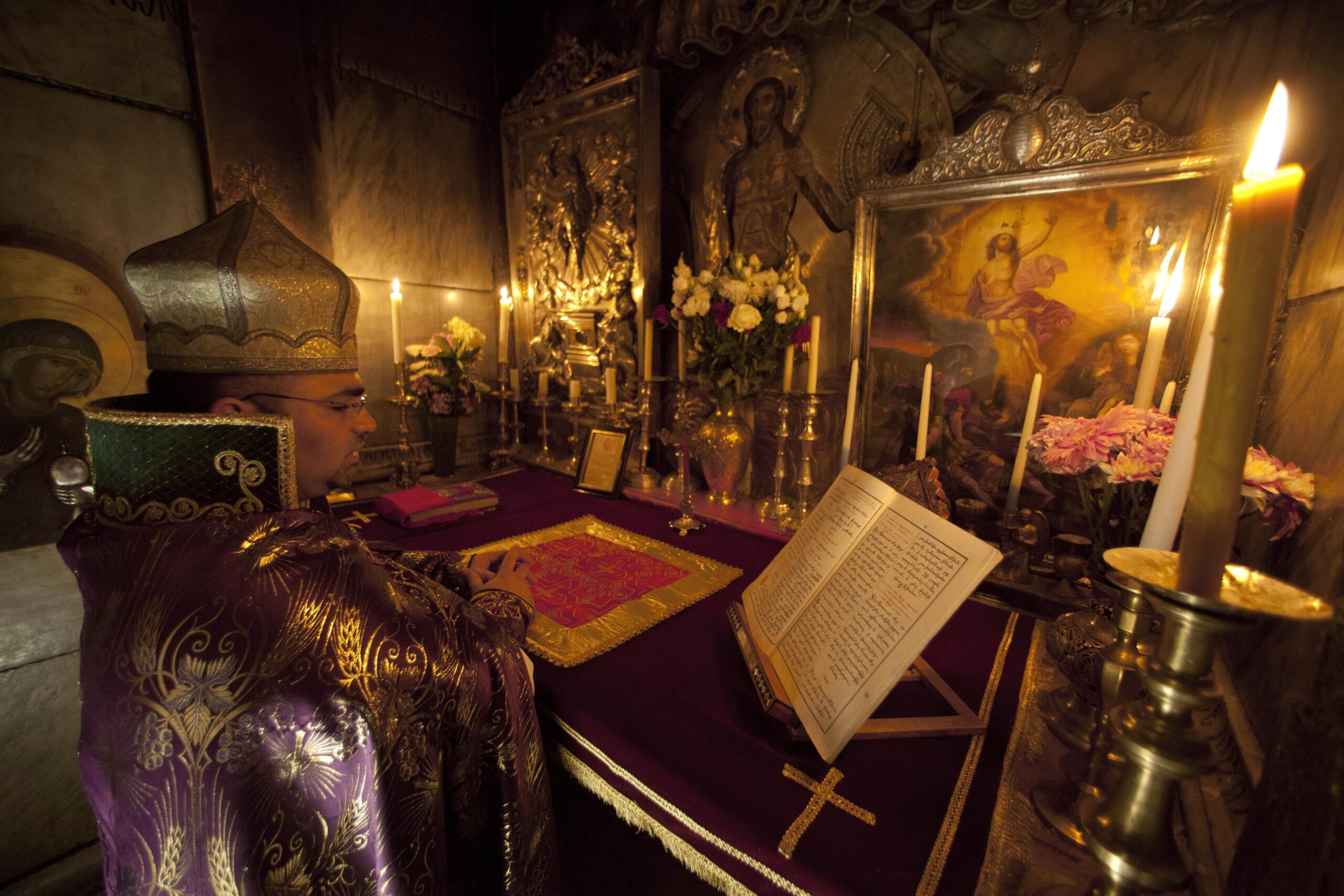 Pope, patriarch pray in Holy Sepulcher church