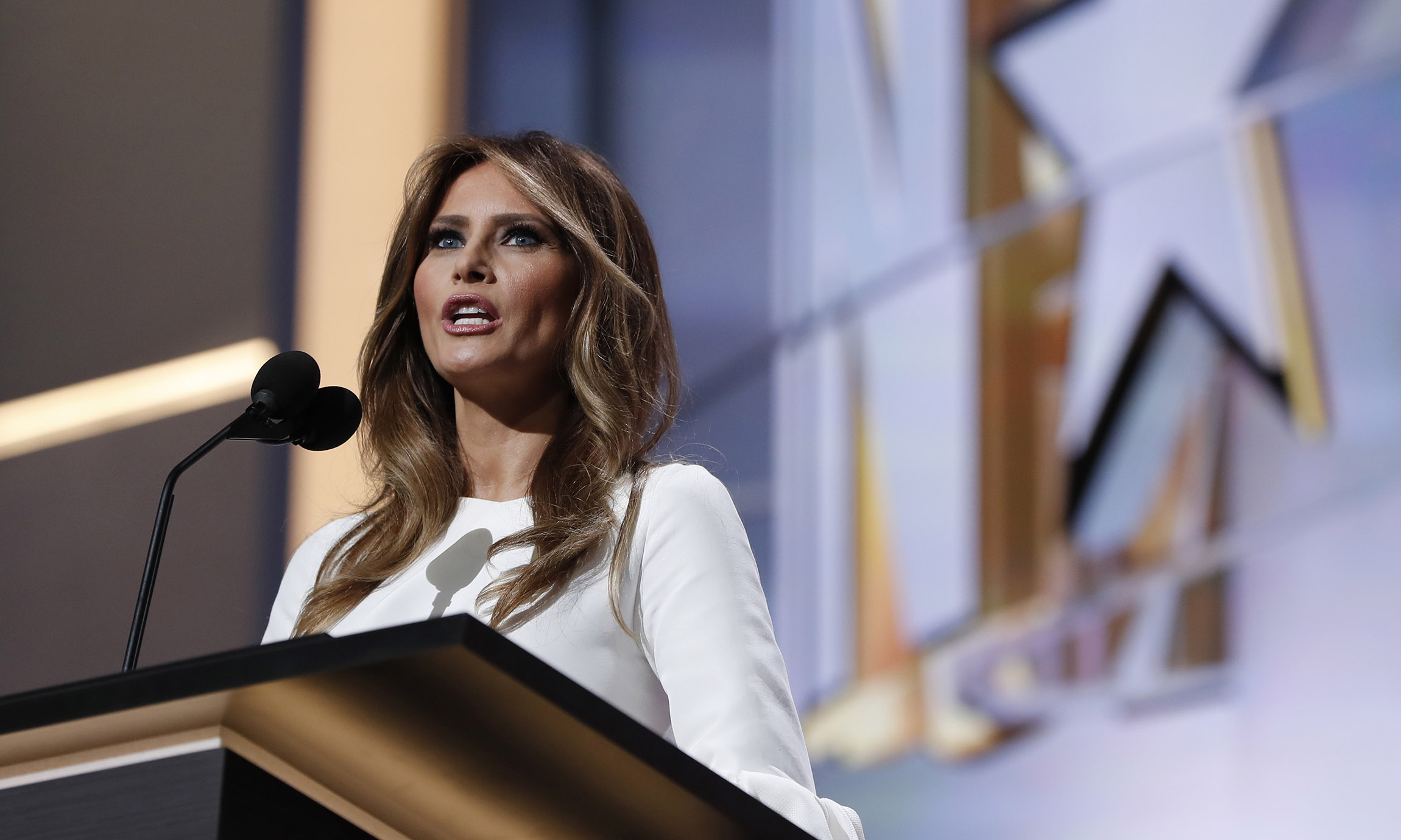 Melania Trump demands retraction on People Magazine story