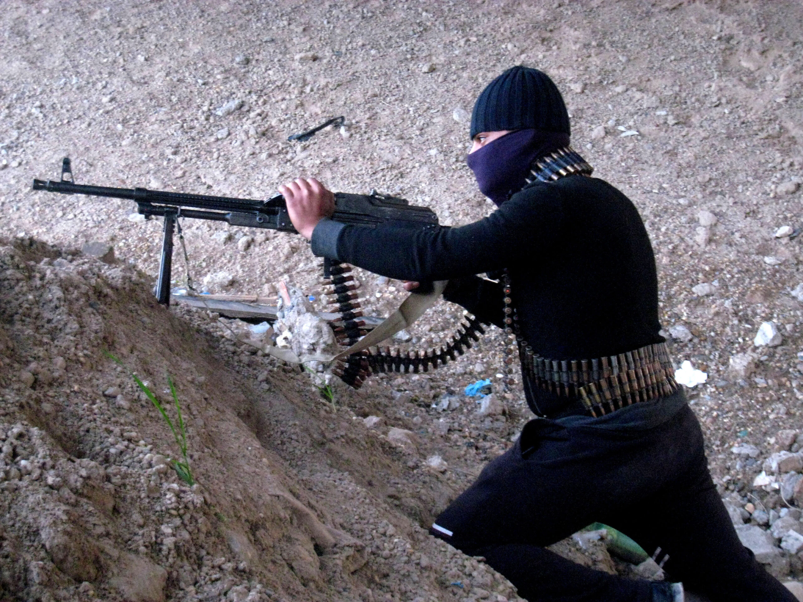 Iraq turns to Sunni tribes, but distrust remains