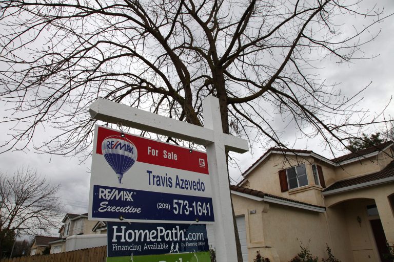 For families in the 26th-50th percentile of the wealth distribution, the wealth decline caused by the recession offset any gains seen from 1989-2007. (AP Photo)