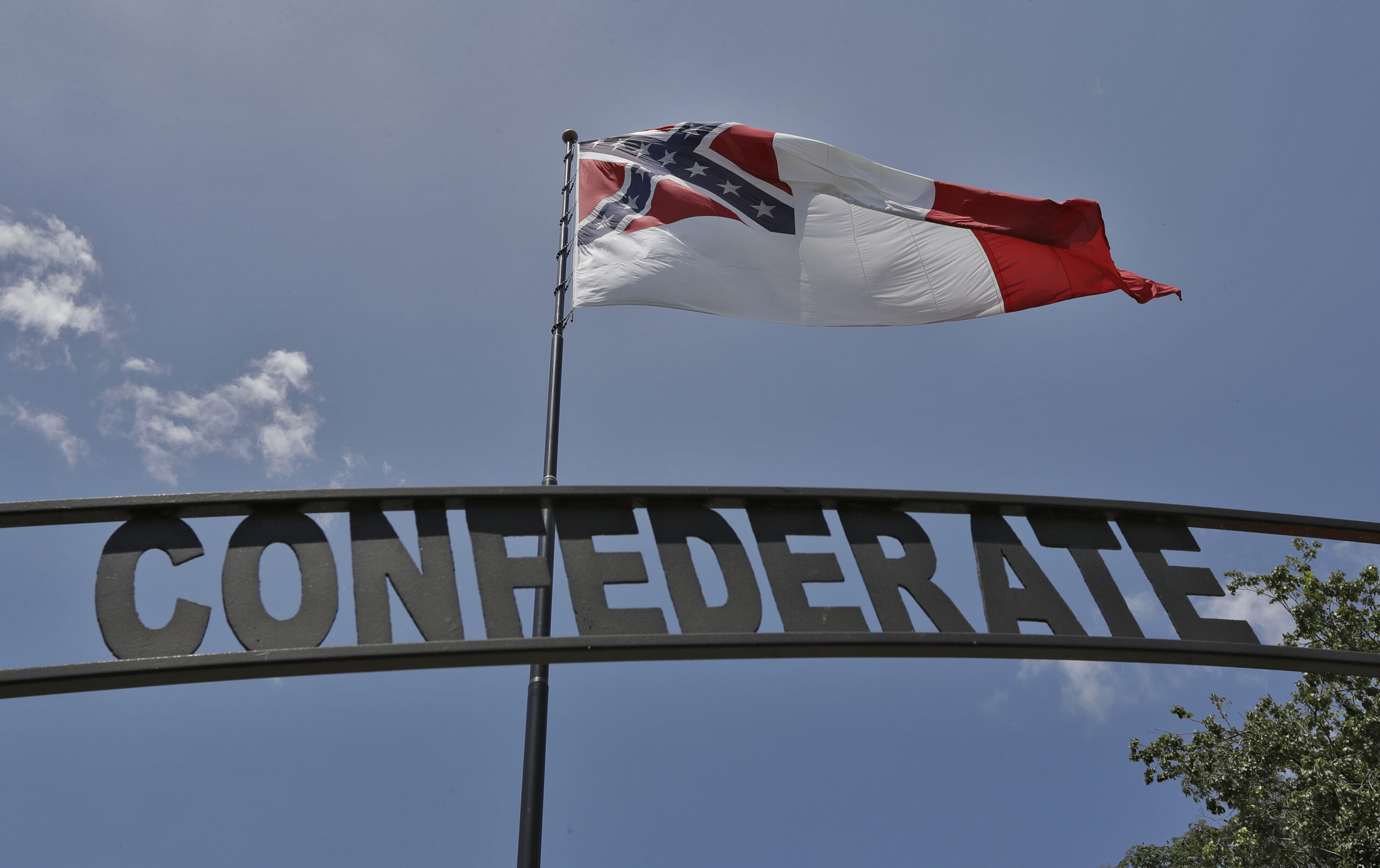 Poll: 4 of 10 back secession, half of millennials