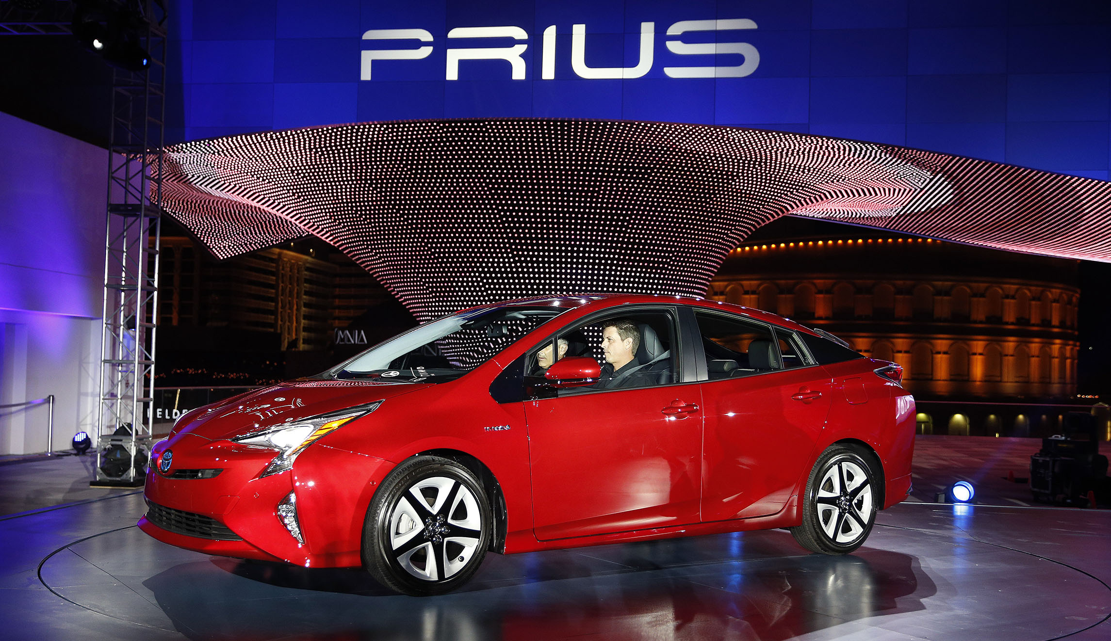 Environmentalists, automakers fight over Trump’s proposed fuel efficiency standards rollback