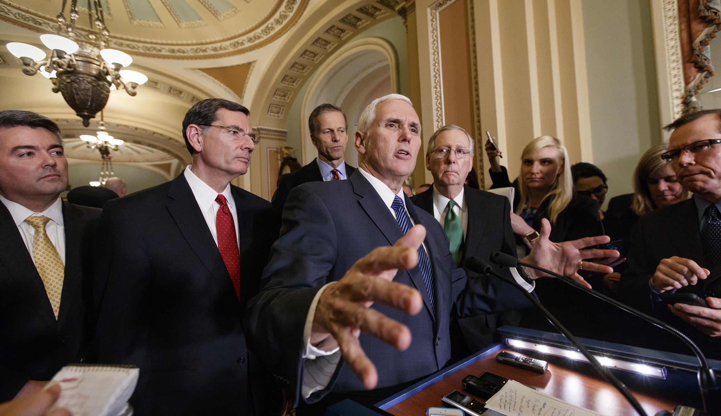 Mike Pence urges Senate Republicans to pursue full Obamacare repeal if consensus can’t be reached