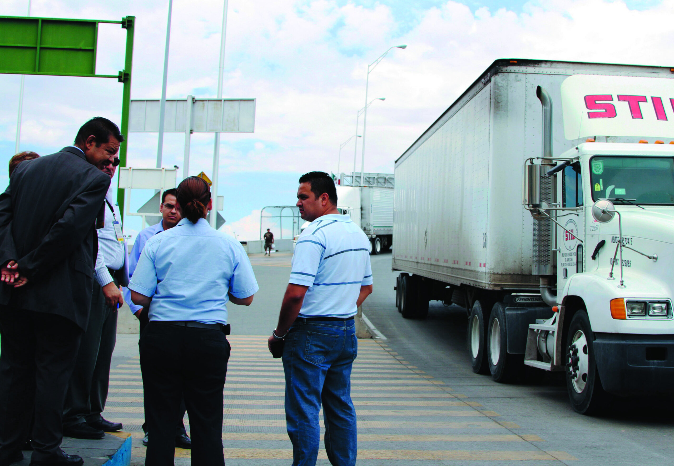 Mexican judge cuts ammo charge against US trucker