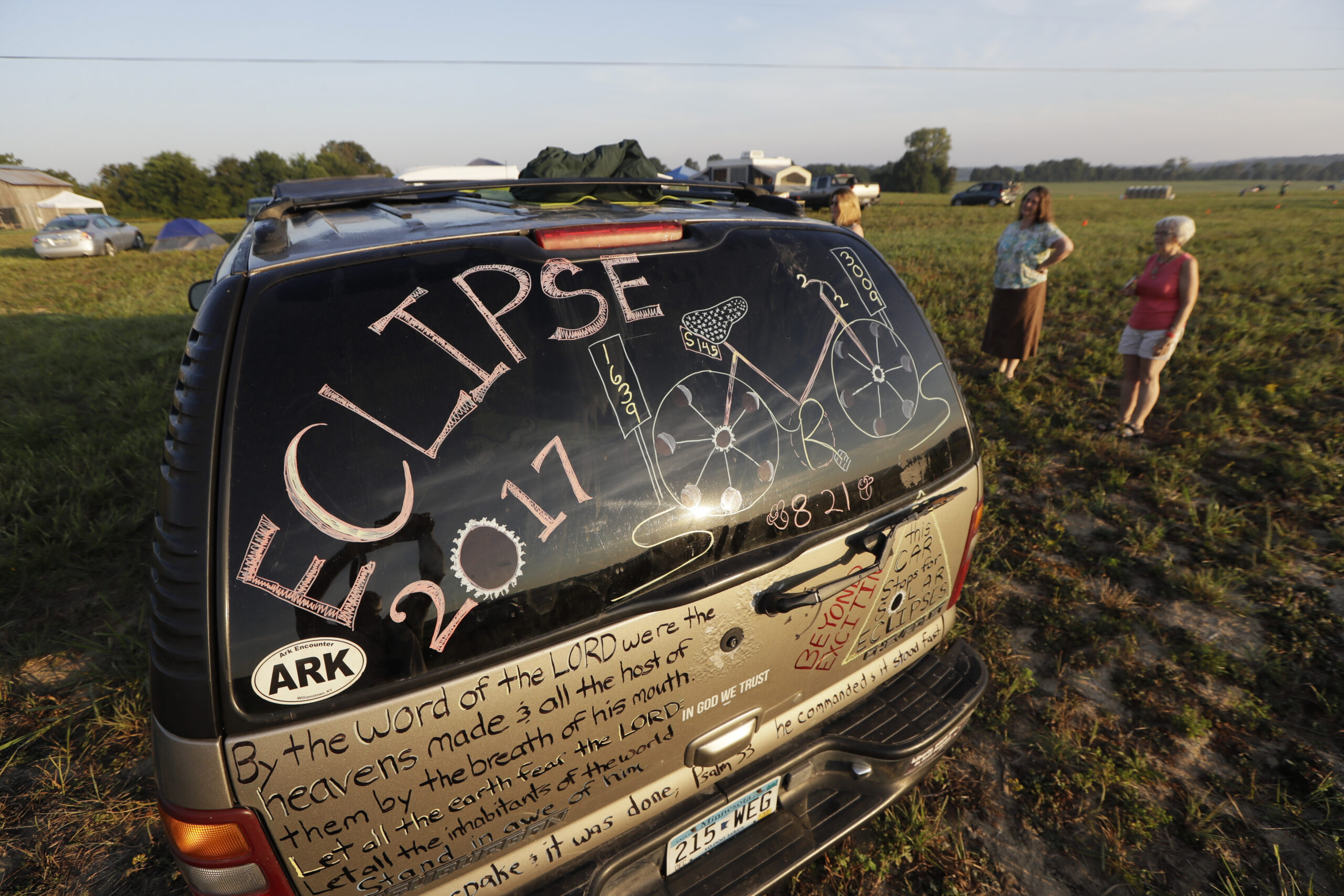 It’s solar eclipse day: Get off your dang computer and go watch it