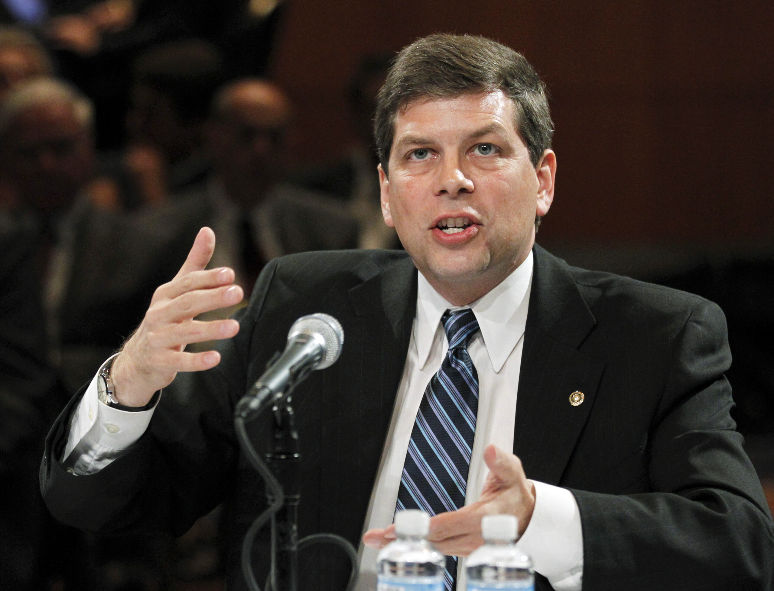 Alaska’s U.S. Senate candidates weigh in on proposed minimum wage hike