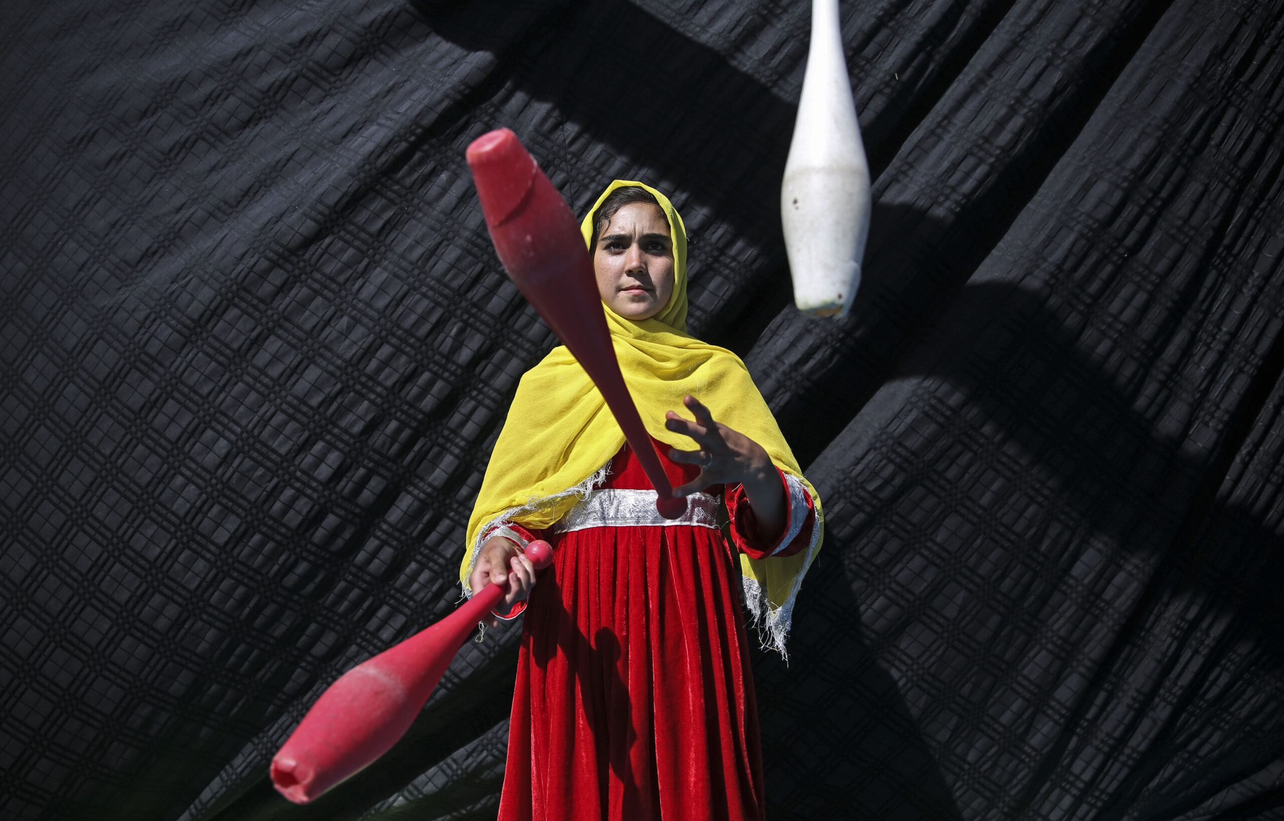 AP PHOTOS: Circus feats rare treat for Afghan kids