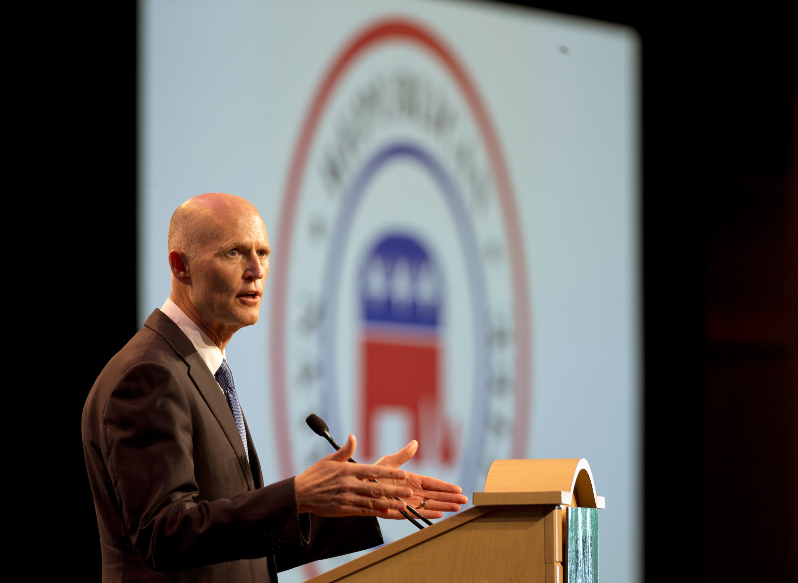 Florida has a new fix to get college students through in 4 years