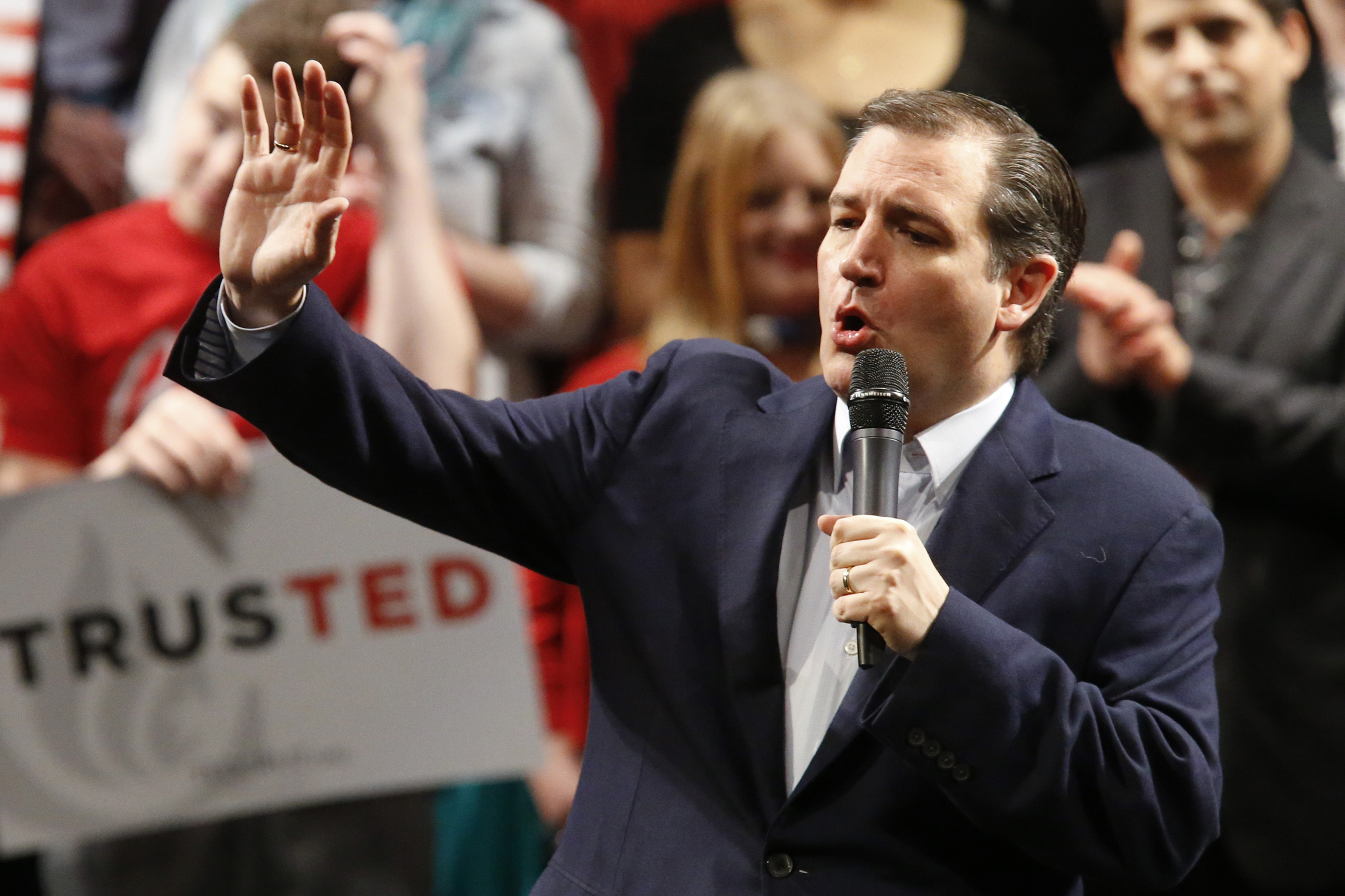 After Trump roars in New York, Cruz quietly snags delegates over the weekend
