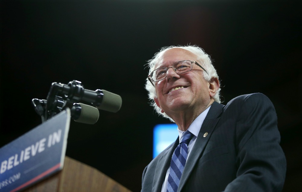 Sanders helps staffer propose to girlfriend