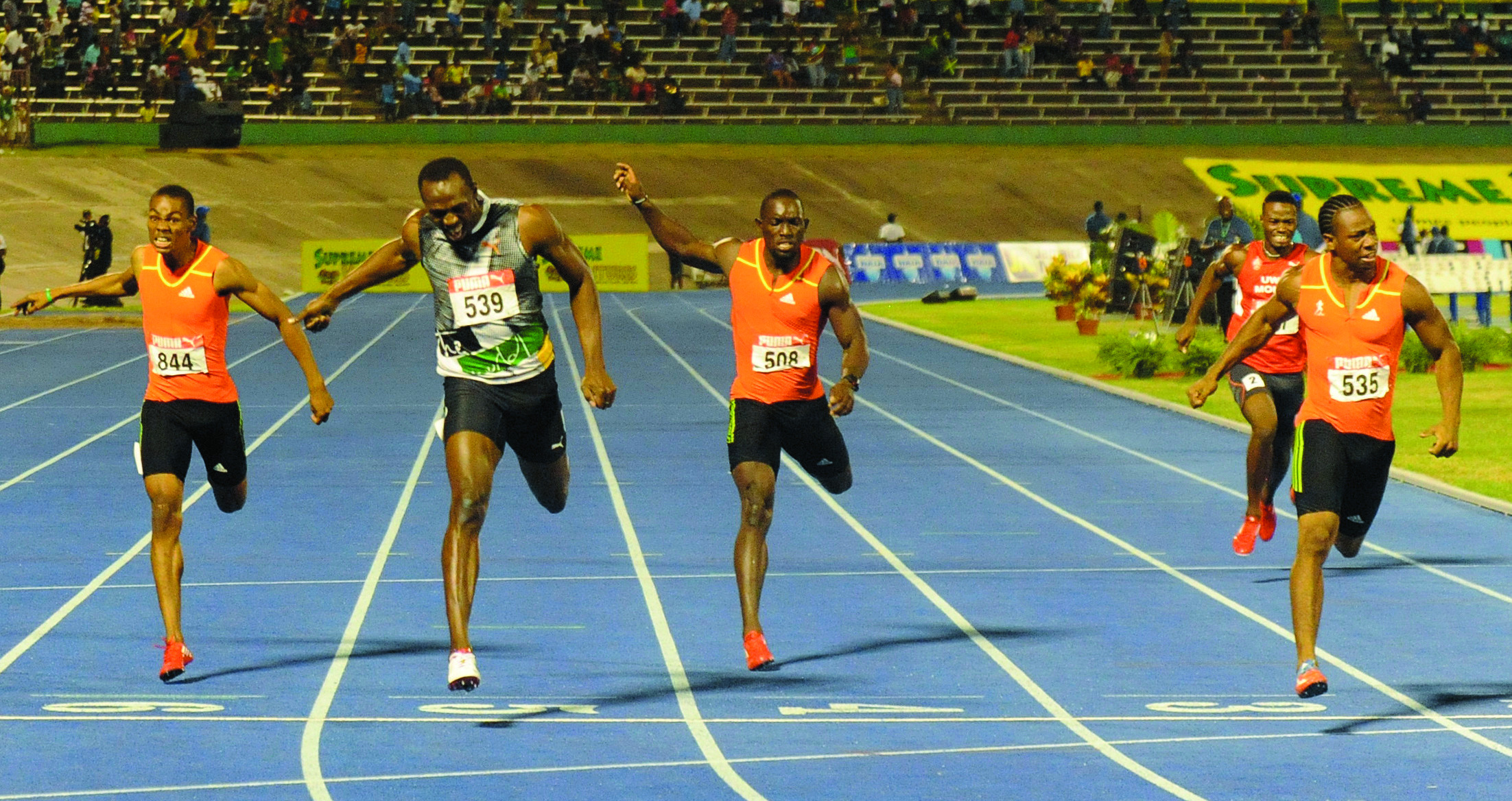 Blake wins 200 meters, goes 2 for 2 vs Bolt