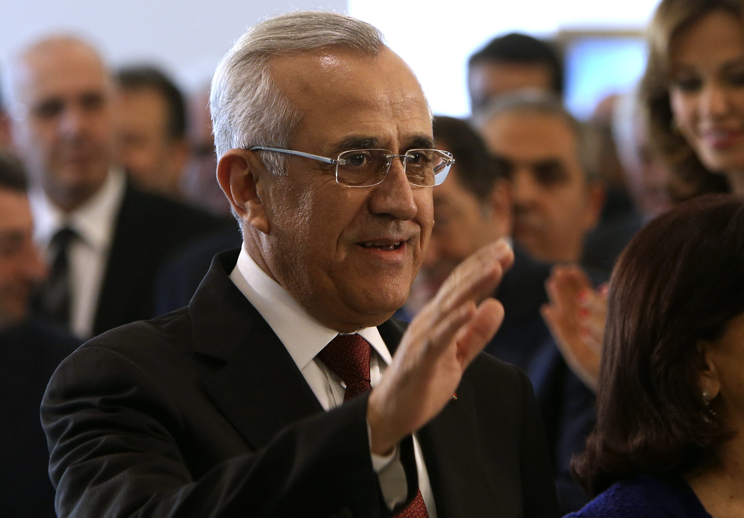 Lebanese president urges leaders to name successor