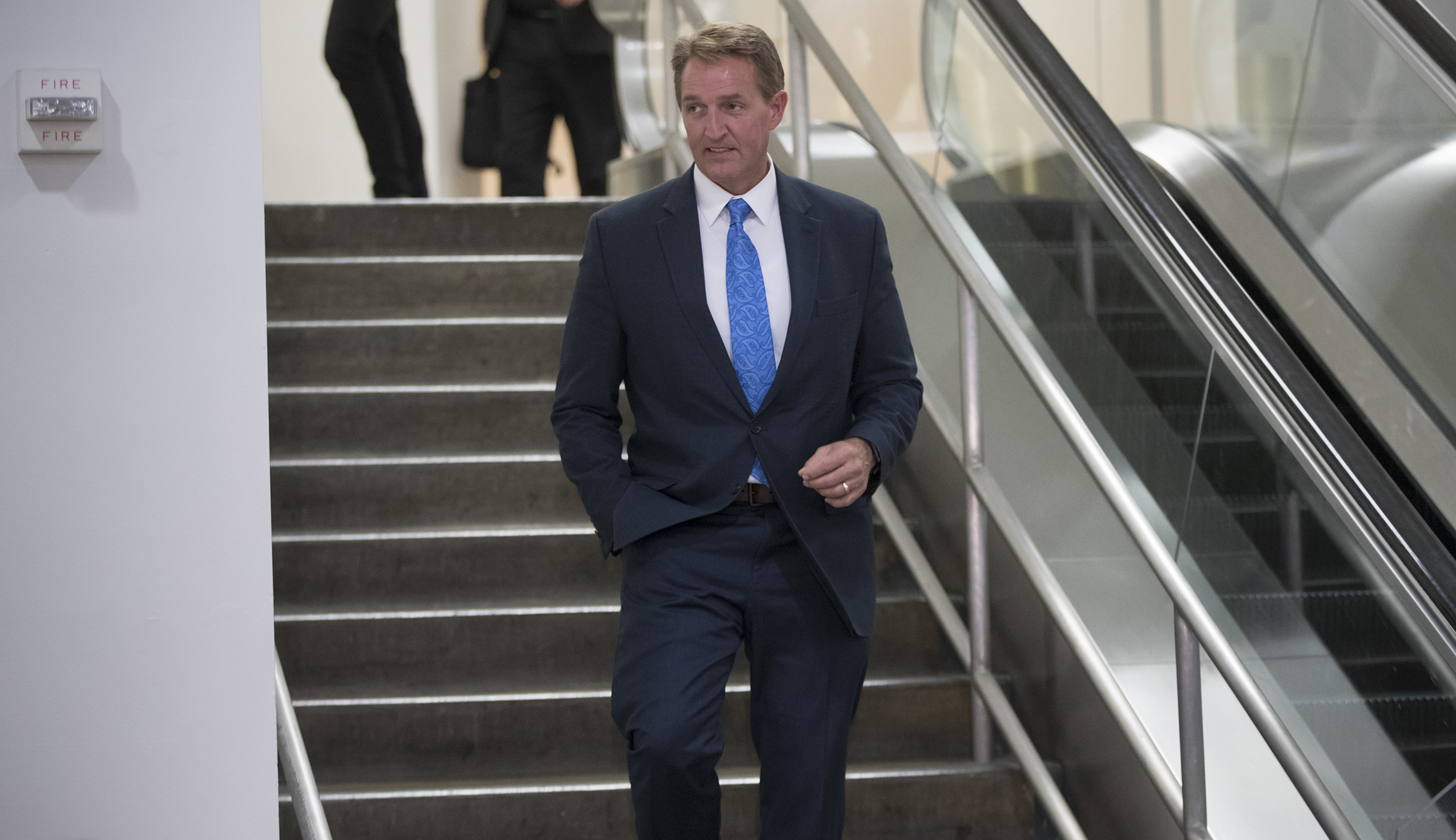 Jeff Flake: Trump calling lawmakers ‘clowns and losers’ isn’t presidential