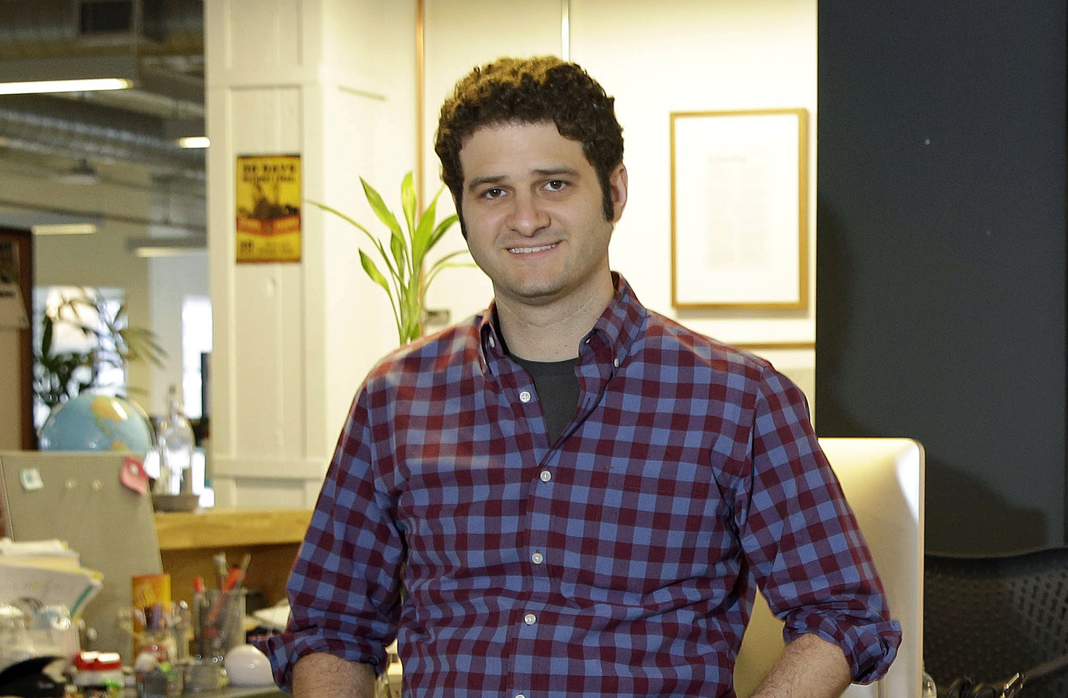 Facebook co-founder pledges $20M to Clinton, Dems