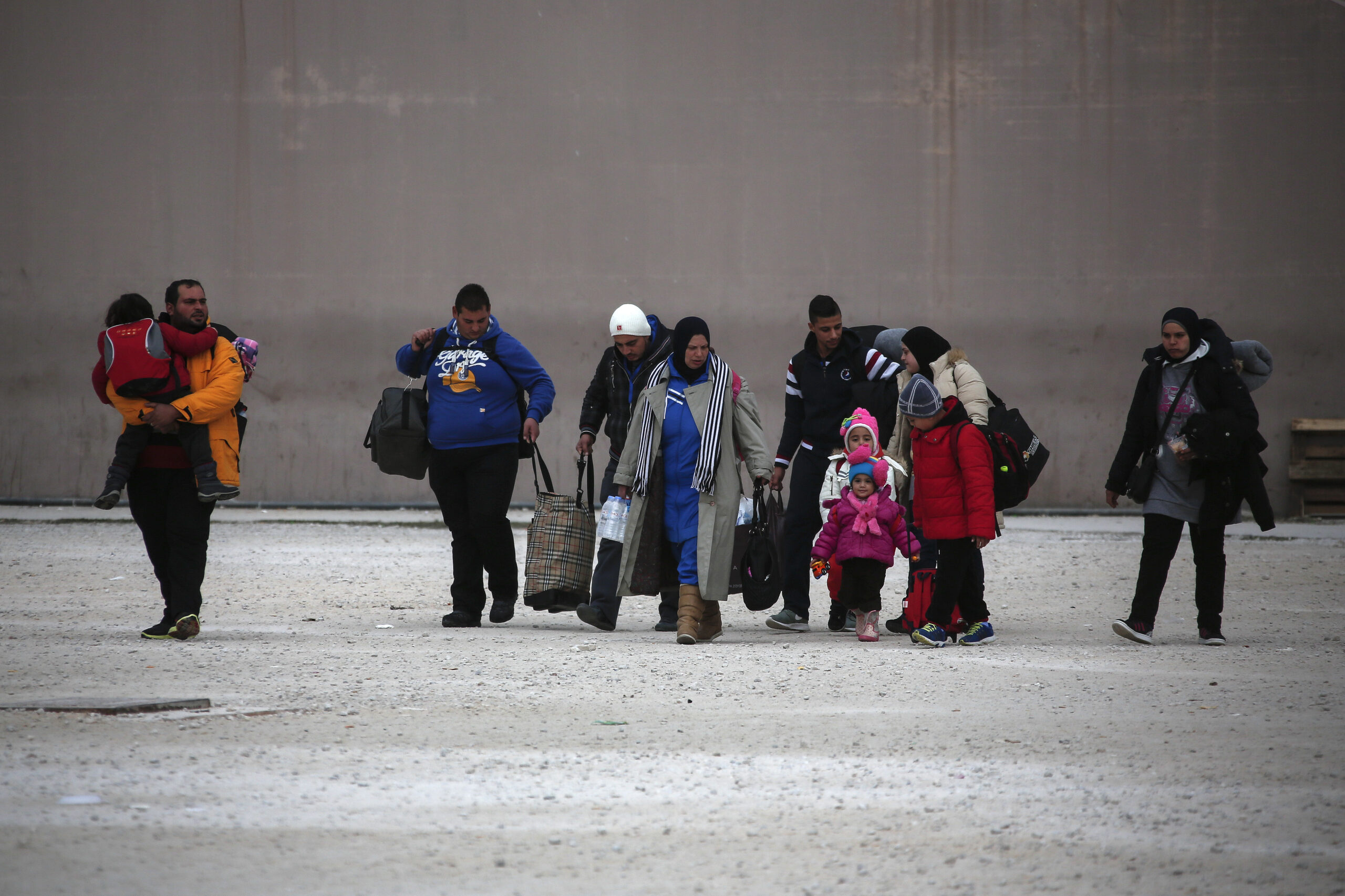 Poll: Americans oppose Syrian refugees, but not all Muslims